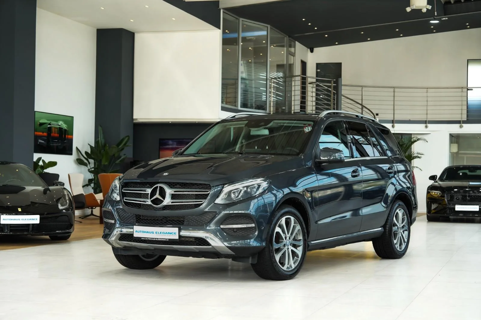 2015 Mercedes-Benz GLE 500 angeboten von einem Fachhändler in Köln, Deutschland, Hauptfoto