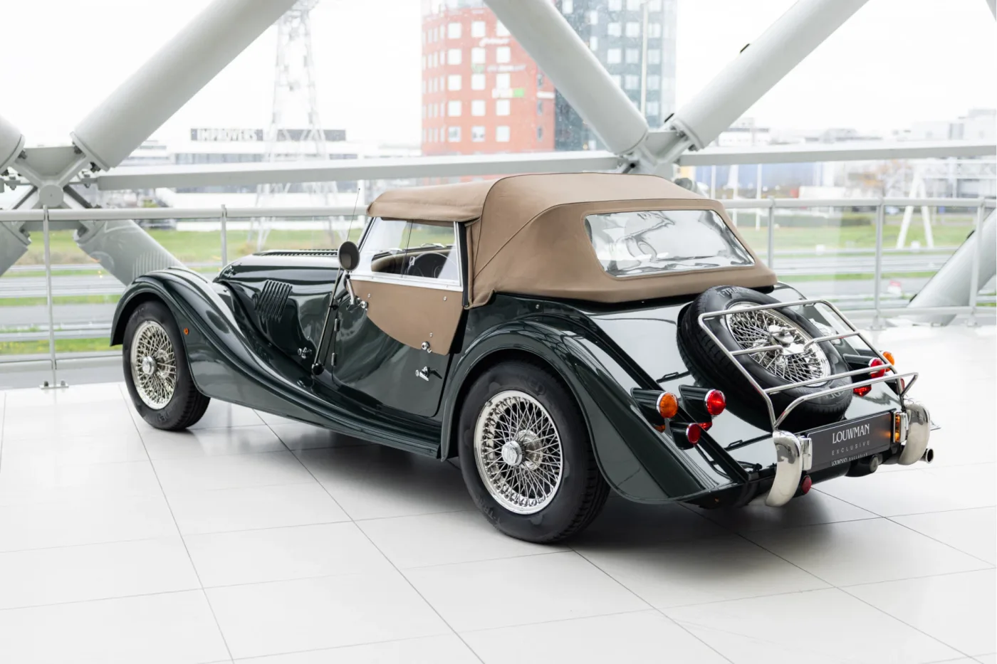 2015 Morgan 4/4 1.6 angeboten von einem offiziellen McLaren und Morgan-Vertragshändler in Utrecht, Niederlande, Foto 2 von 25