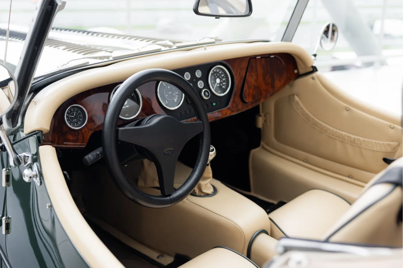 2015 Morgan 4/4 1.6 angeboten von einem offiziellen McLaren und Morgan-Vertragshändler in Utrecht, Niederlande, Foto 6 von 25