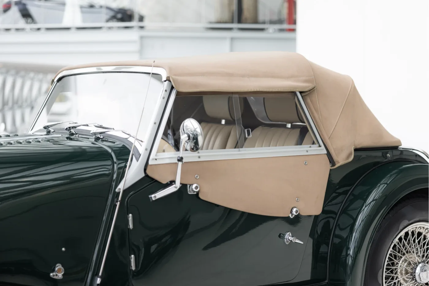 2015 Morgan 4/4 1.6 angeboten von einem offiziellen McLaren und Morgan-Vertragshändler in Utrecht, Niederlande, Foto 8 von 25