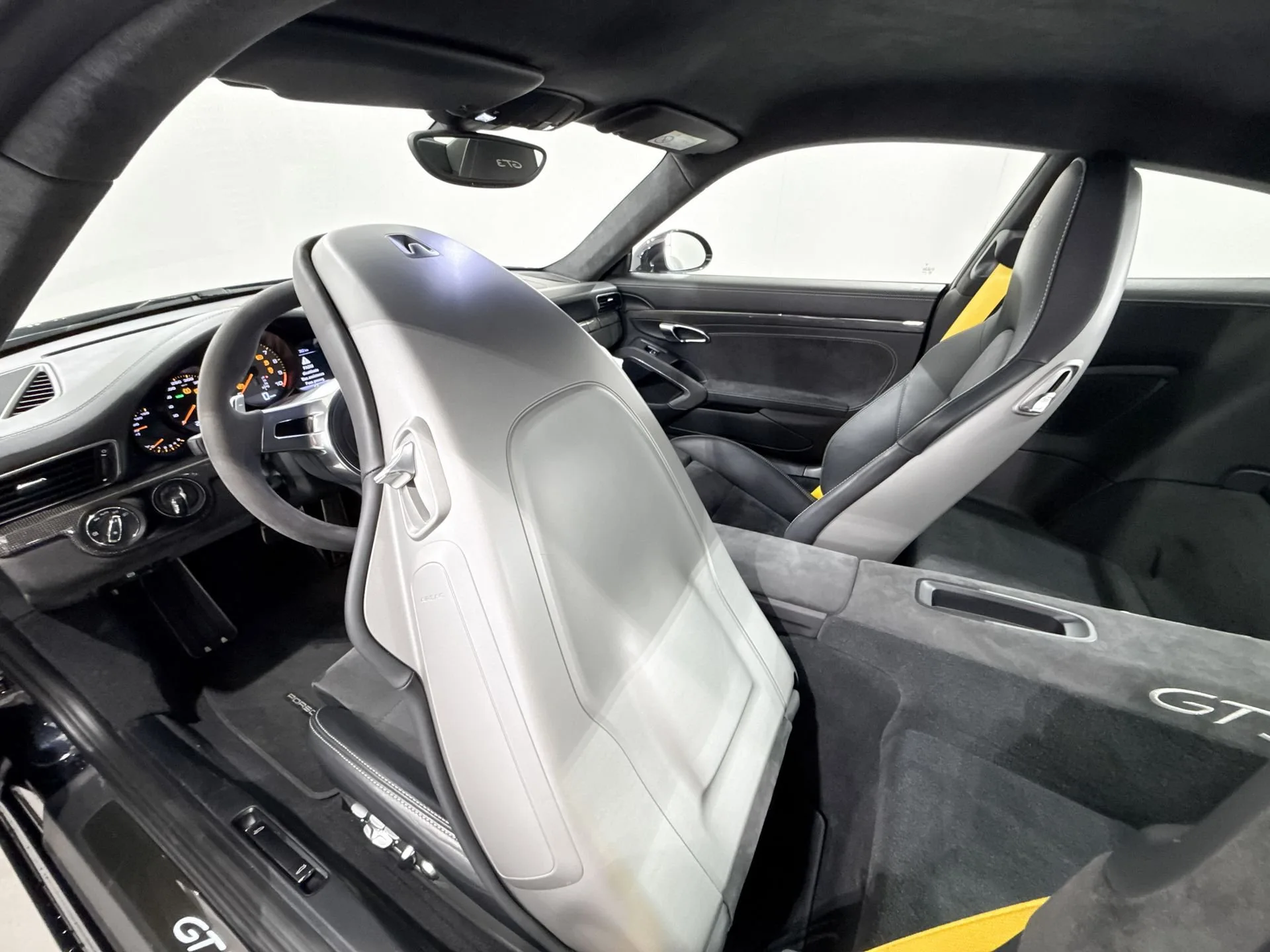 2015 Porsche 911 GT3, 23/27