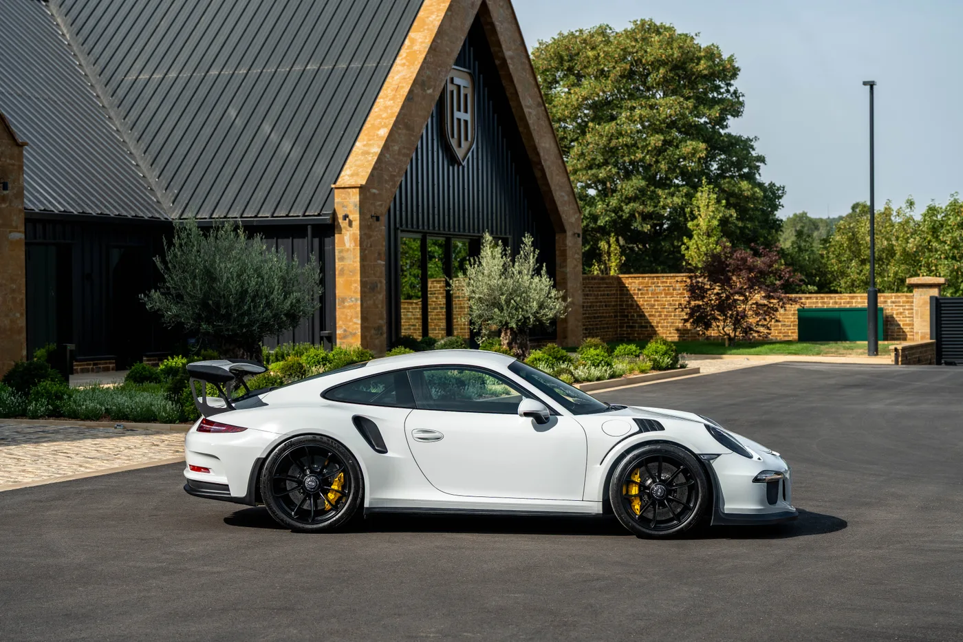 2015 Porsche 911 GT3 RS proposée par un concessionnaire spécialisé à Hook Norton, Royaume-Uni, photo 10 sur 15