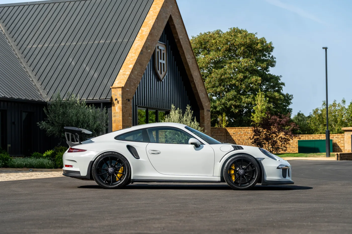 2015 Porsche 911 GT3 RS proposée par un concessionnaire spécialisé à Hook Norton, Royaume-Uni, photo 11 sur 15