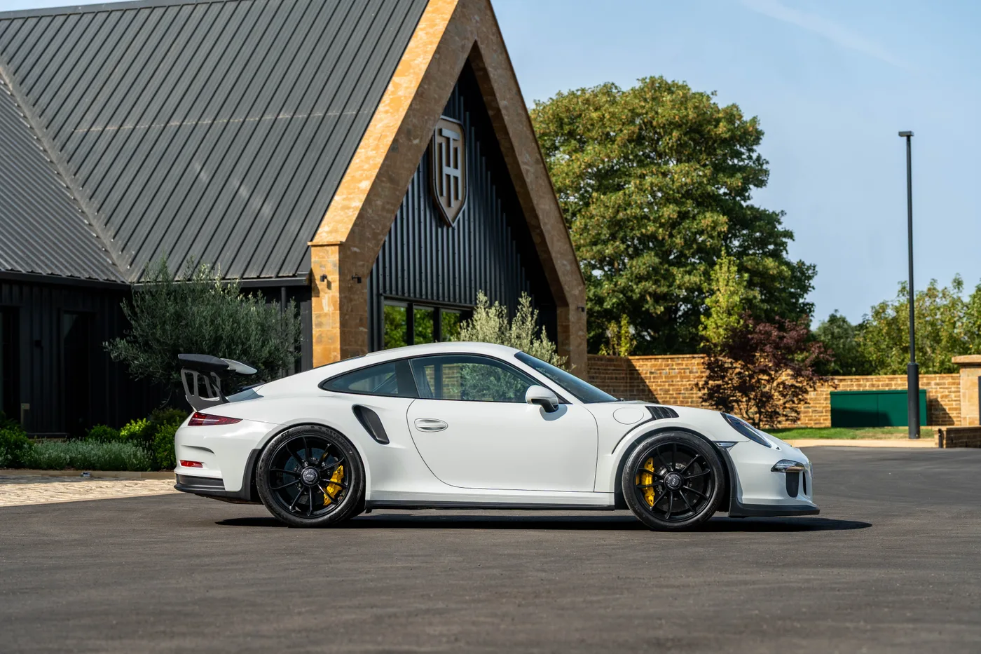 2015 Porsche 911 GT3 RS proposée par un concessionnaire spécialisé à Hook Norton, Royaume-Uni, photo 12 sur 15