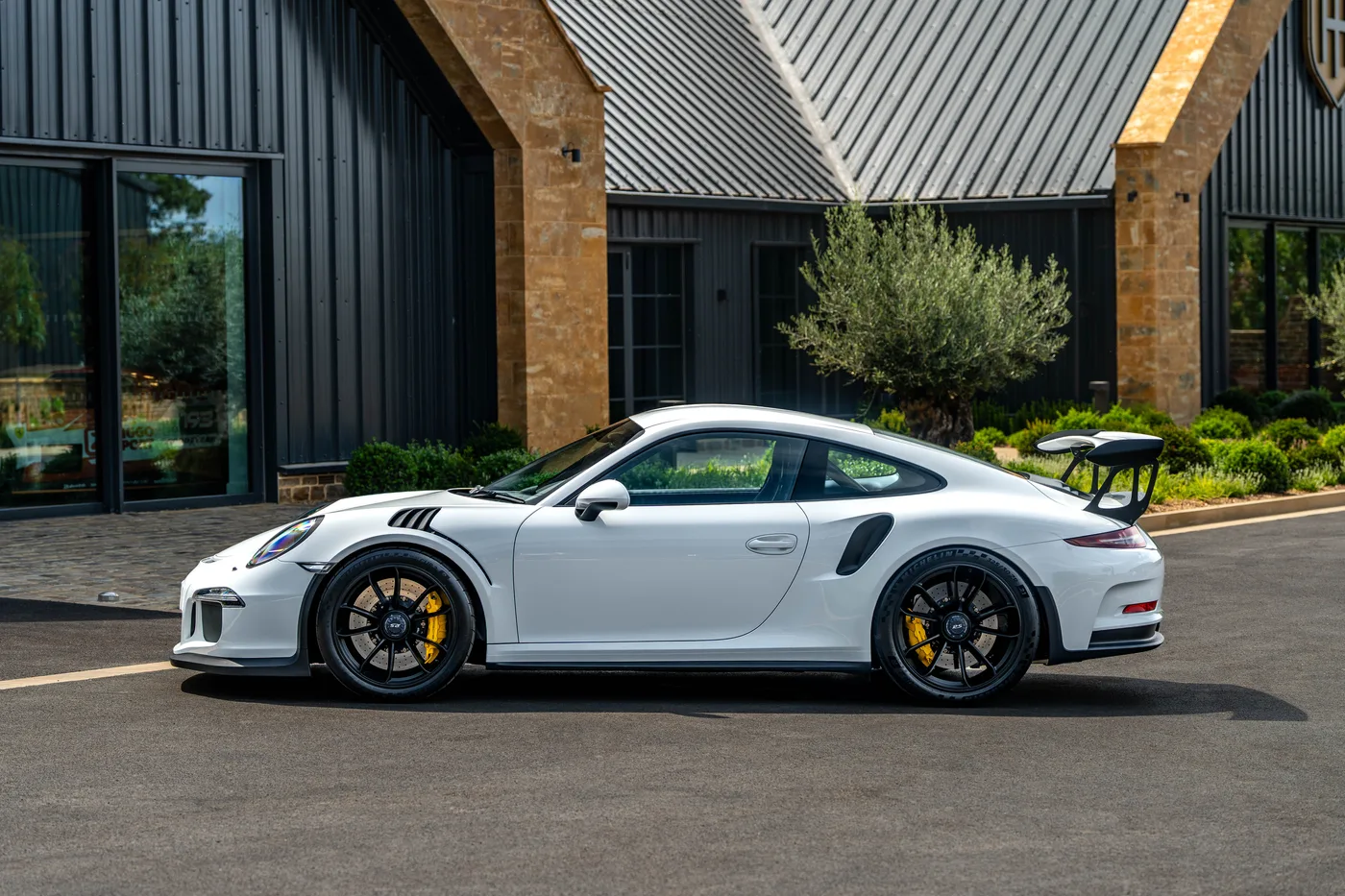 2015 Porsche 911 GT3 RS proposée par un concessionnaire spécialisé à Hook Norton, Royaume-Uni, photo 13 sur 15