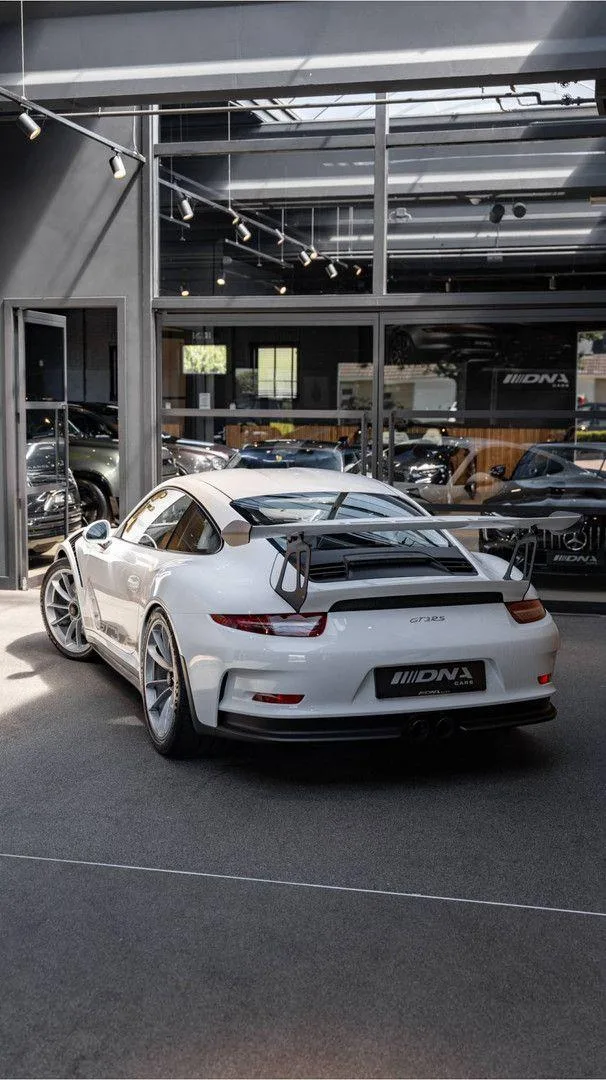 2015 Porsche 911 GT3 RS, 27/30