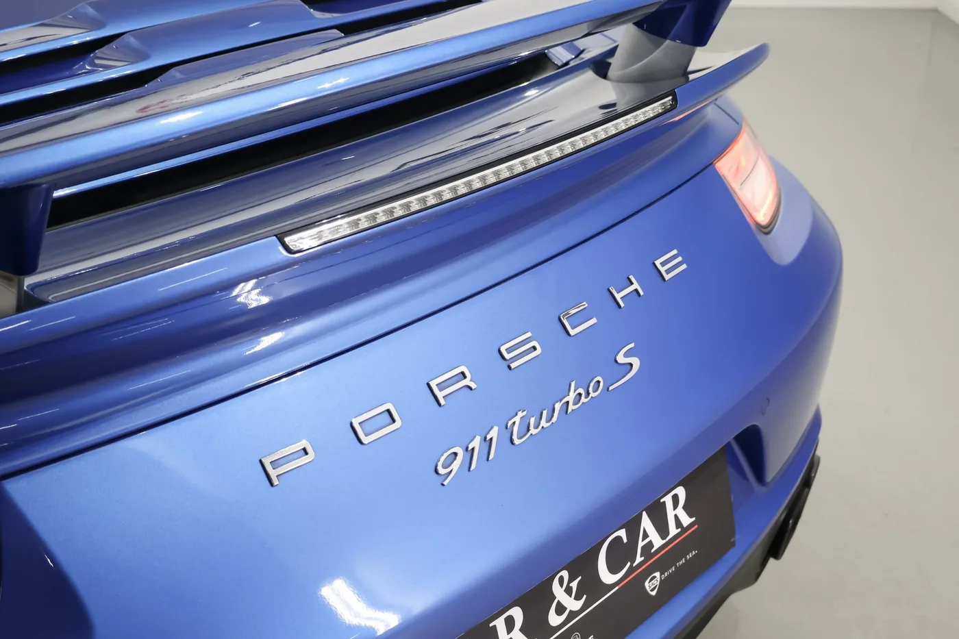 2015 Porsche 911 Turbo S angeboten von einem Supersportwagenhändler in Zibido San Giacomo, Italien, Foto 18 von 23