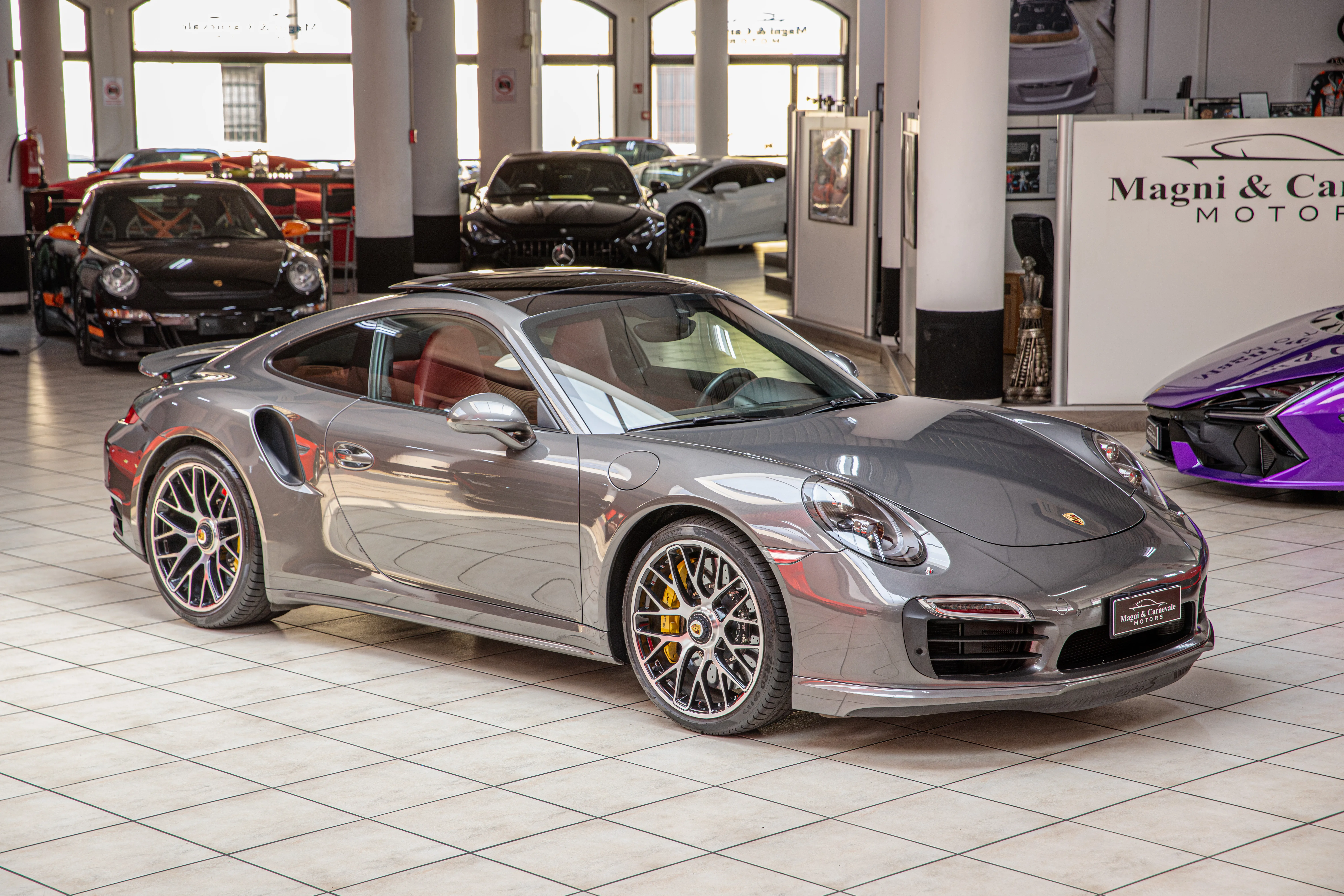2015 Porsche 911 Turbo S, 2/30