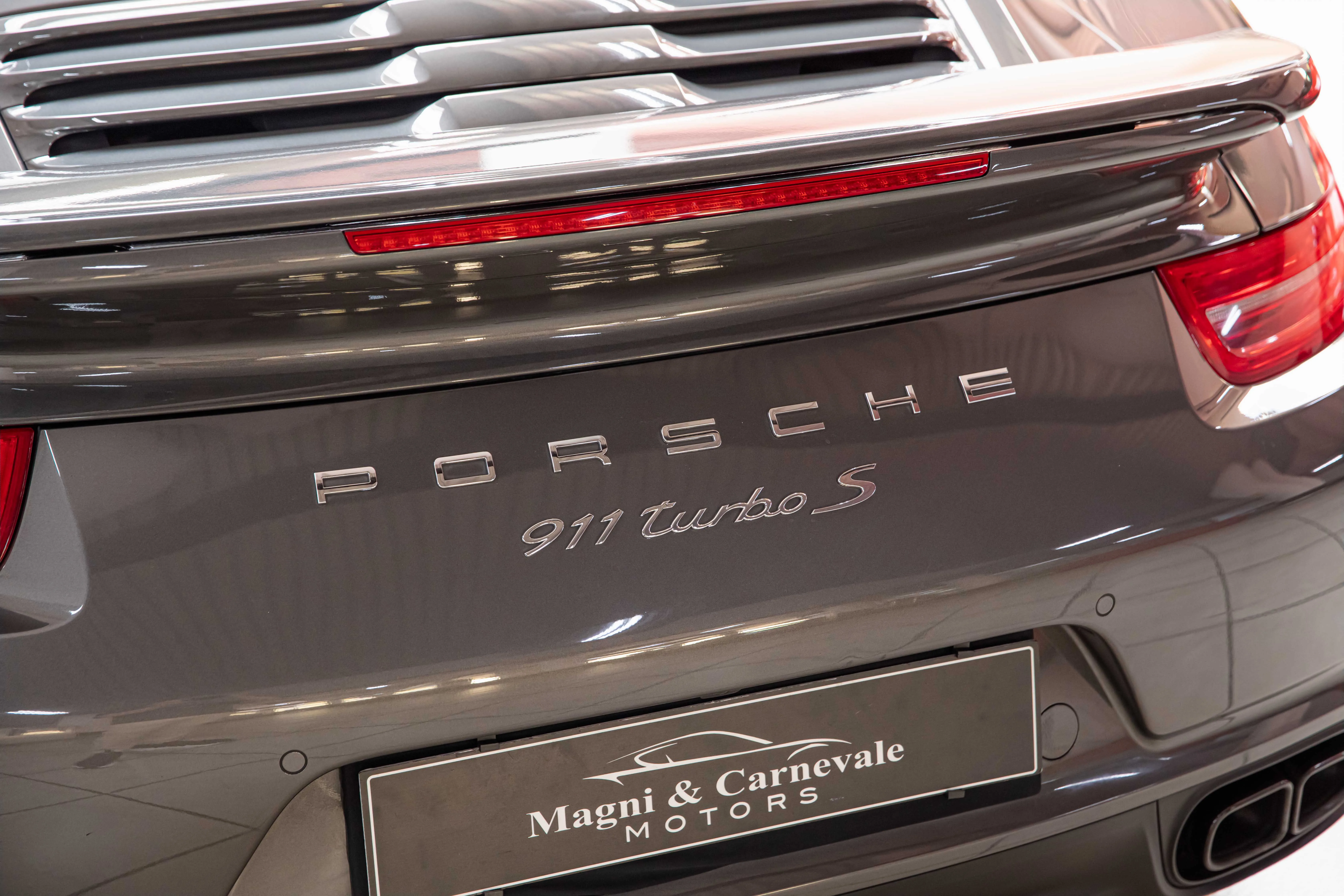 2015 Porsche 911 Turbo S, 11/30