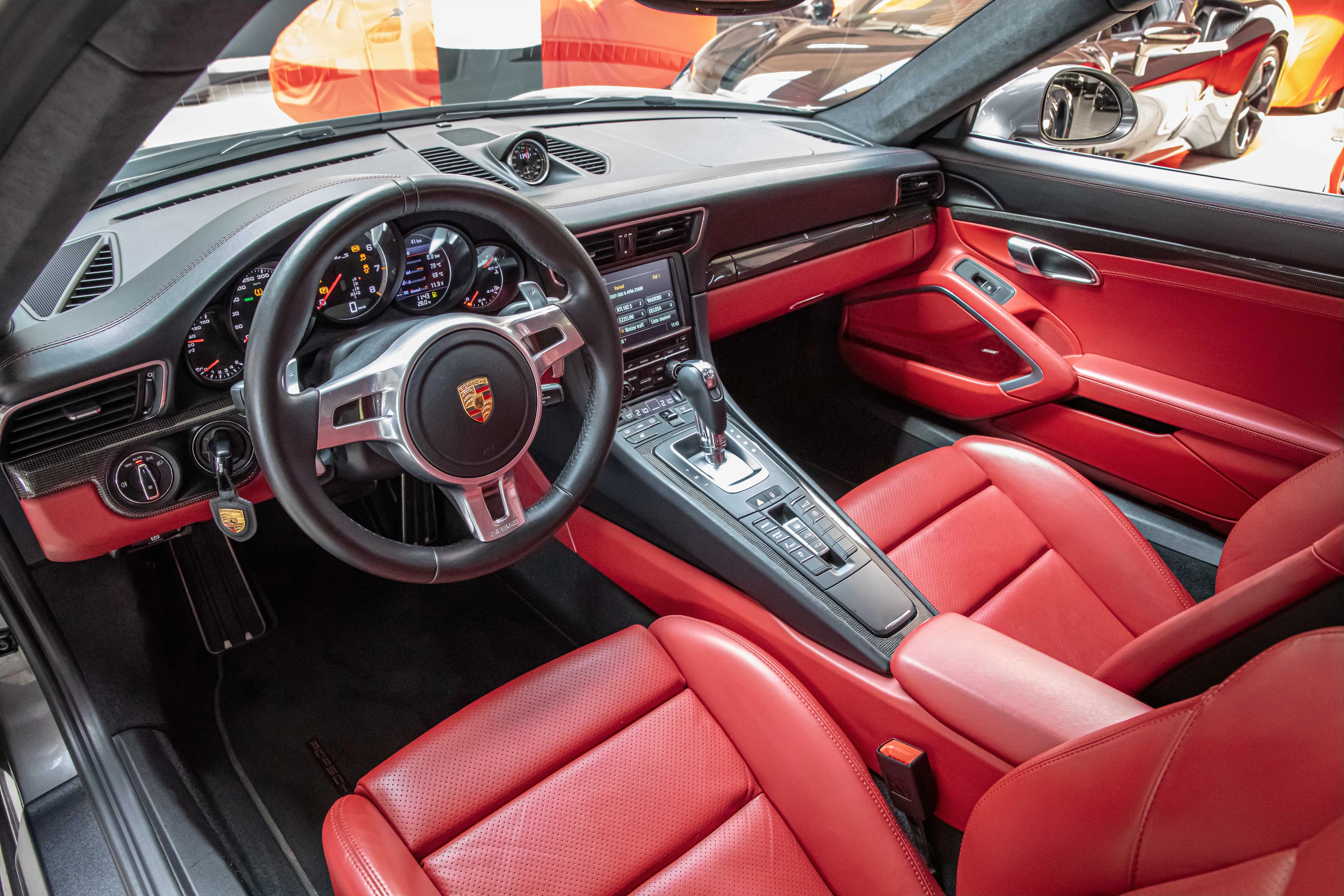 2015 Porsche 911 Turbo S, 16/30