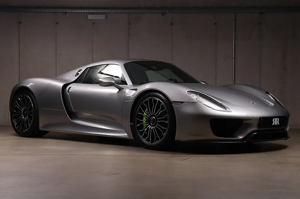 2015 Porsche 918 Spyder offered by a specialist dealer in Unterweitersdorf, Austria, photo 4 of 15