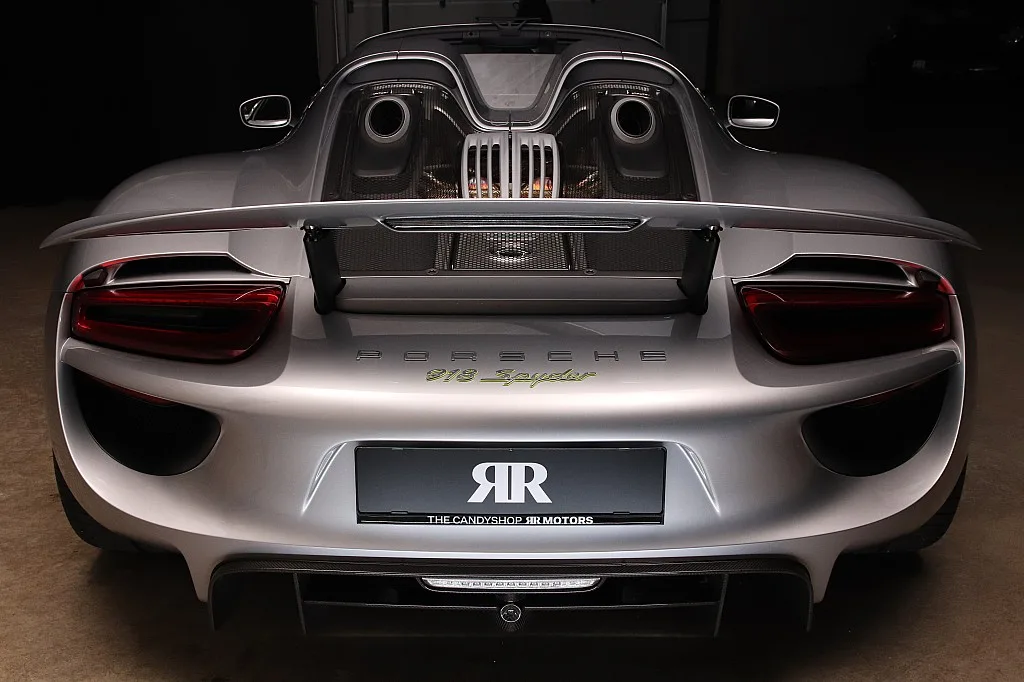 2015 Porsche 918 Spyder offered by a specialist dealer in Unterweitersdorf, Austria, photo 9 of 15