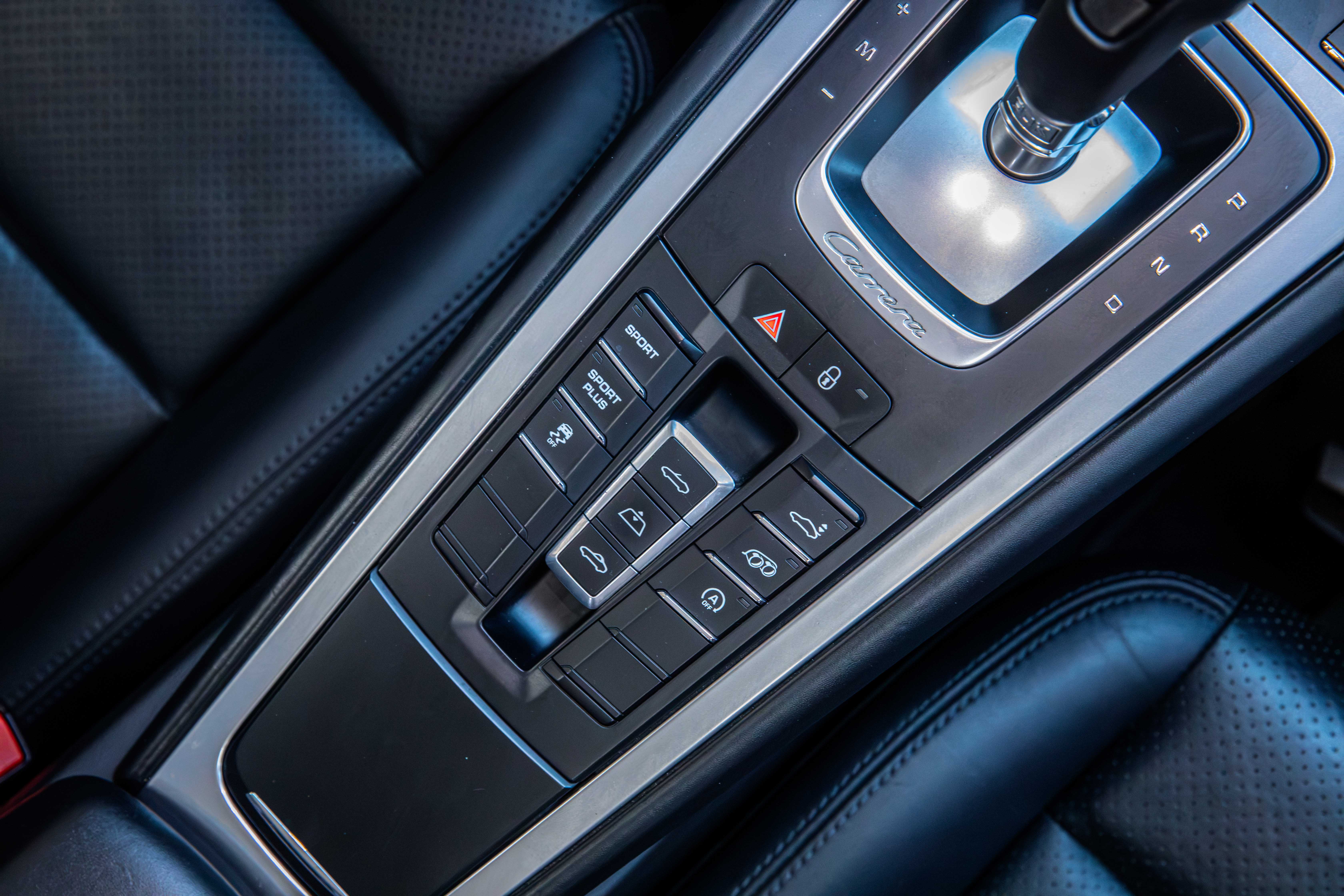 2015 Porsche 911 Carrera 4 Cabriolet offered by a specialist dealer in Milan, Italy, photo 19 of 20