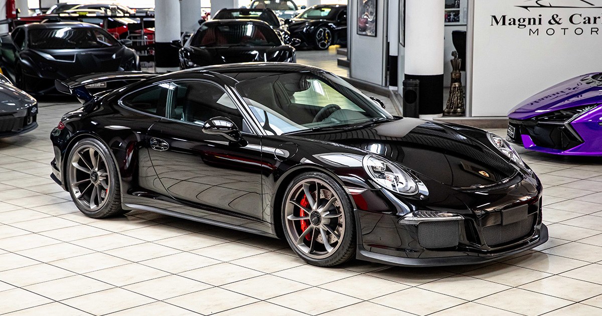 2015 Porsche 911 GT3 proposée par un concessionnaire spécialisé à Milan, Italie, photo principale