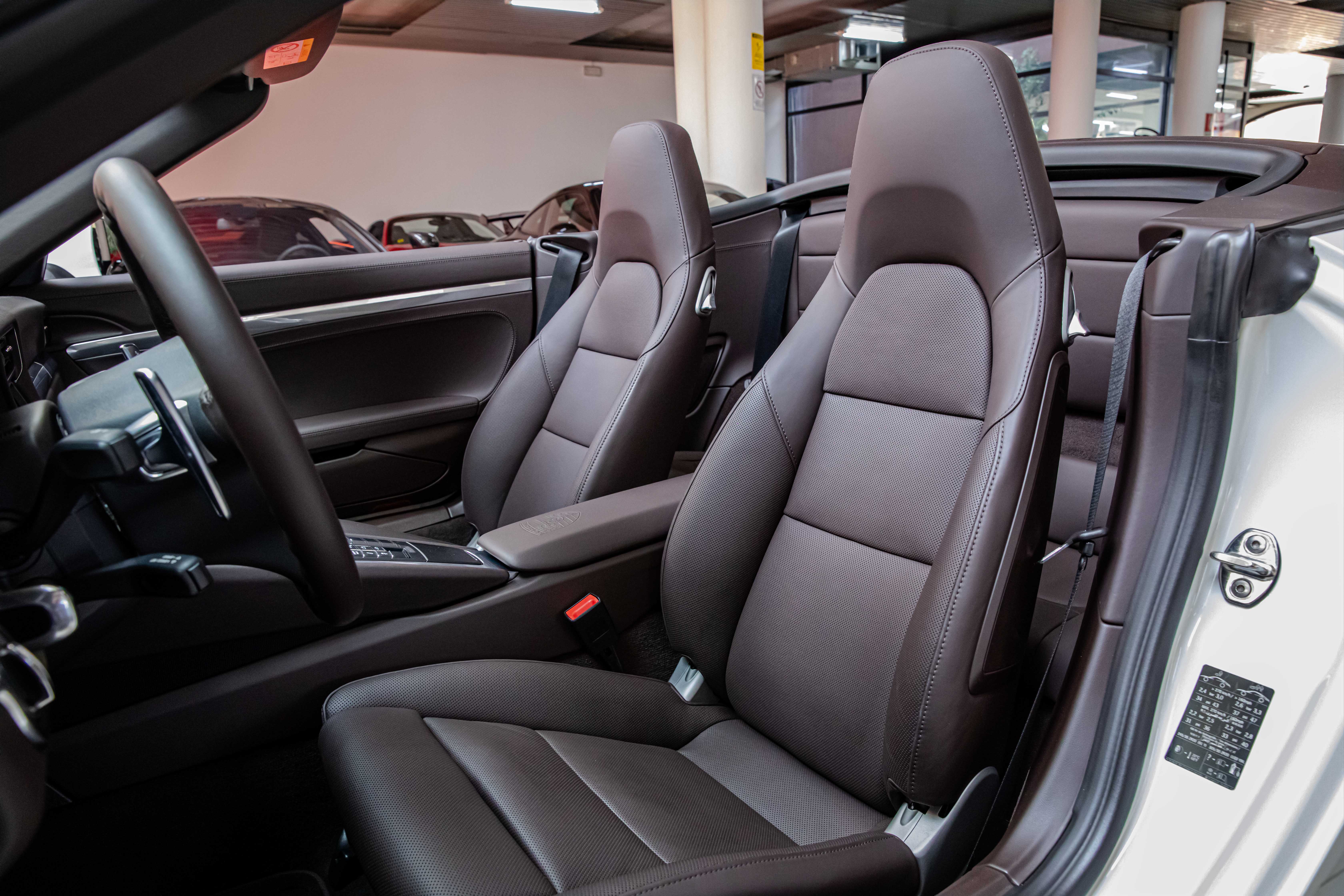 2015 Porsche 911 Turbo Cabriolet proposée par un concessionnaire spécialisé à Milan, Italie, photo 15 sur 20