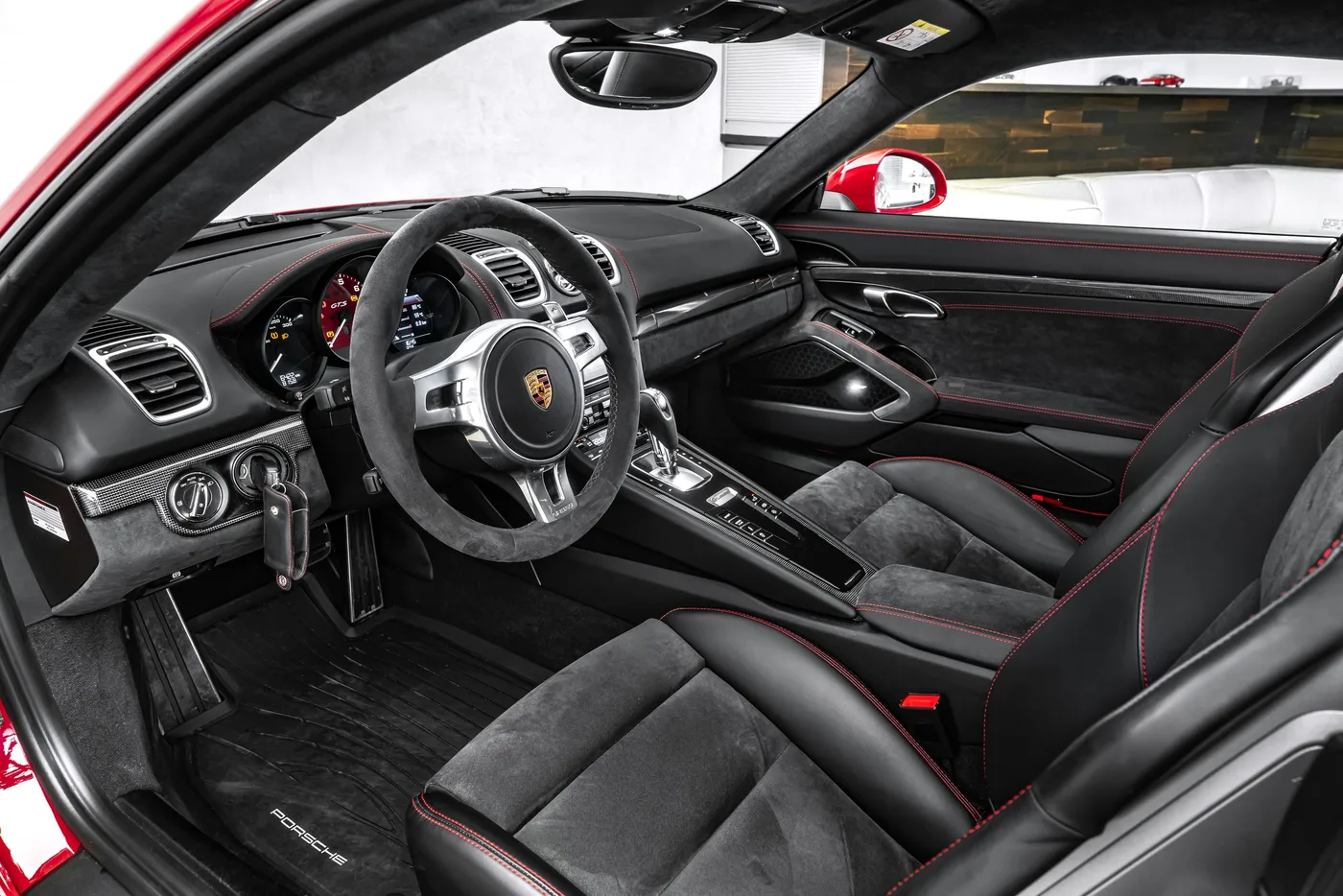 2015 Porsche Cayman GTS angeboten von einem Fachhändler in Ostrava, Tschechien, Foto 13 von 15