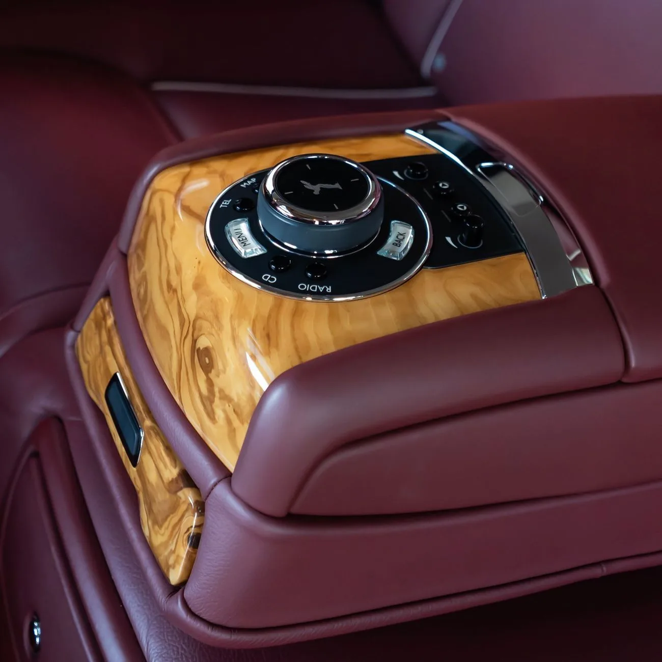 2015 Rolls-Royce Ghost offered by a specialist dealer in Dubai, United Arab Emirates, photo 8 of 20