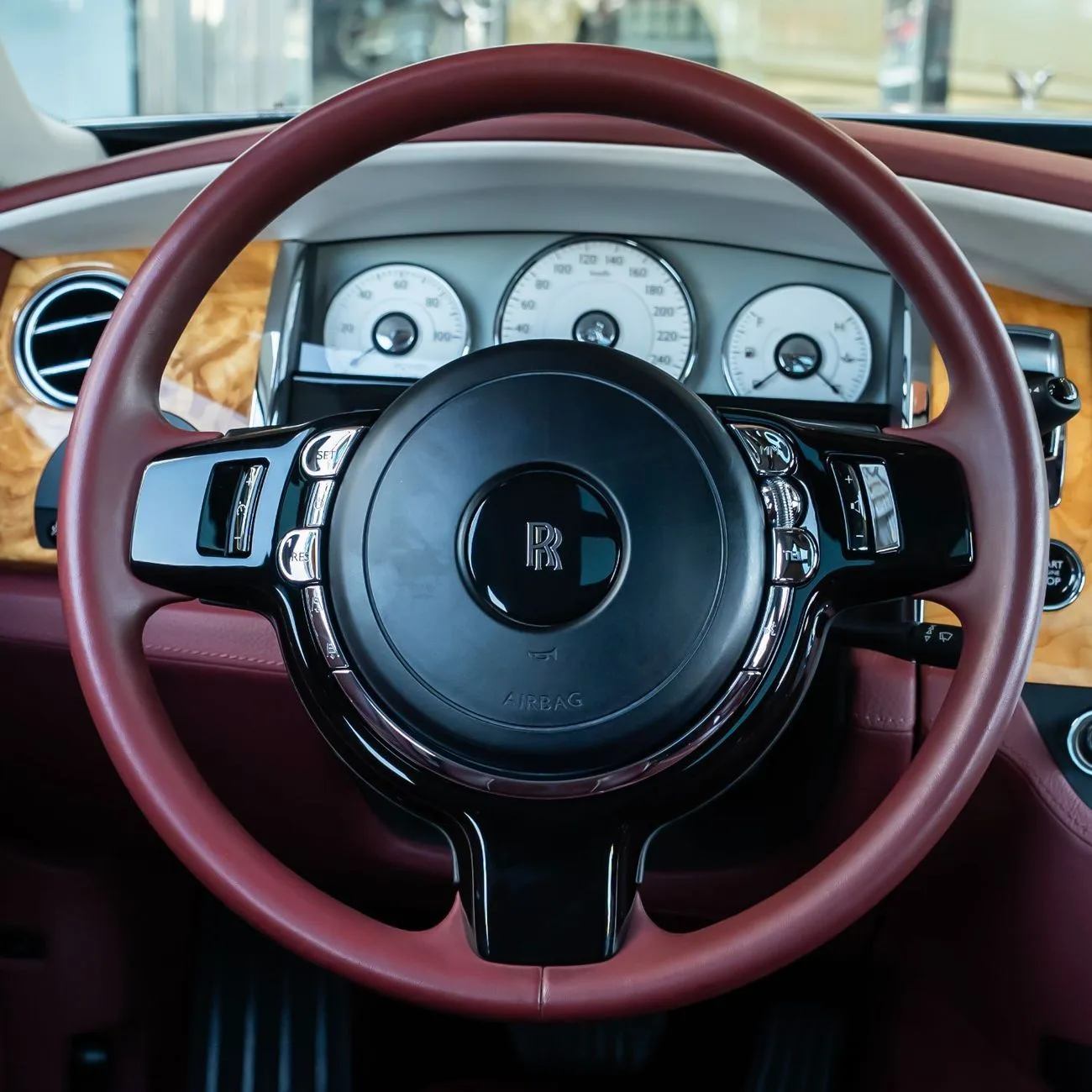 2015 Rolls-Royce Ghost offered by a specialist dealer in Dubai, United Arab Emirates, photo 9 of 20