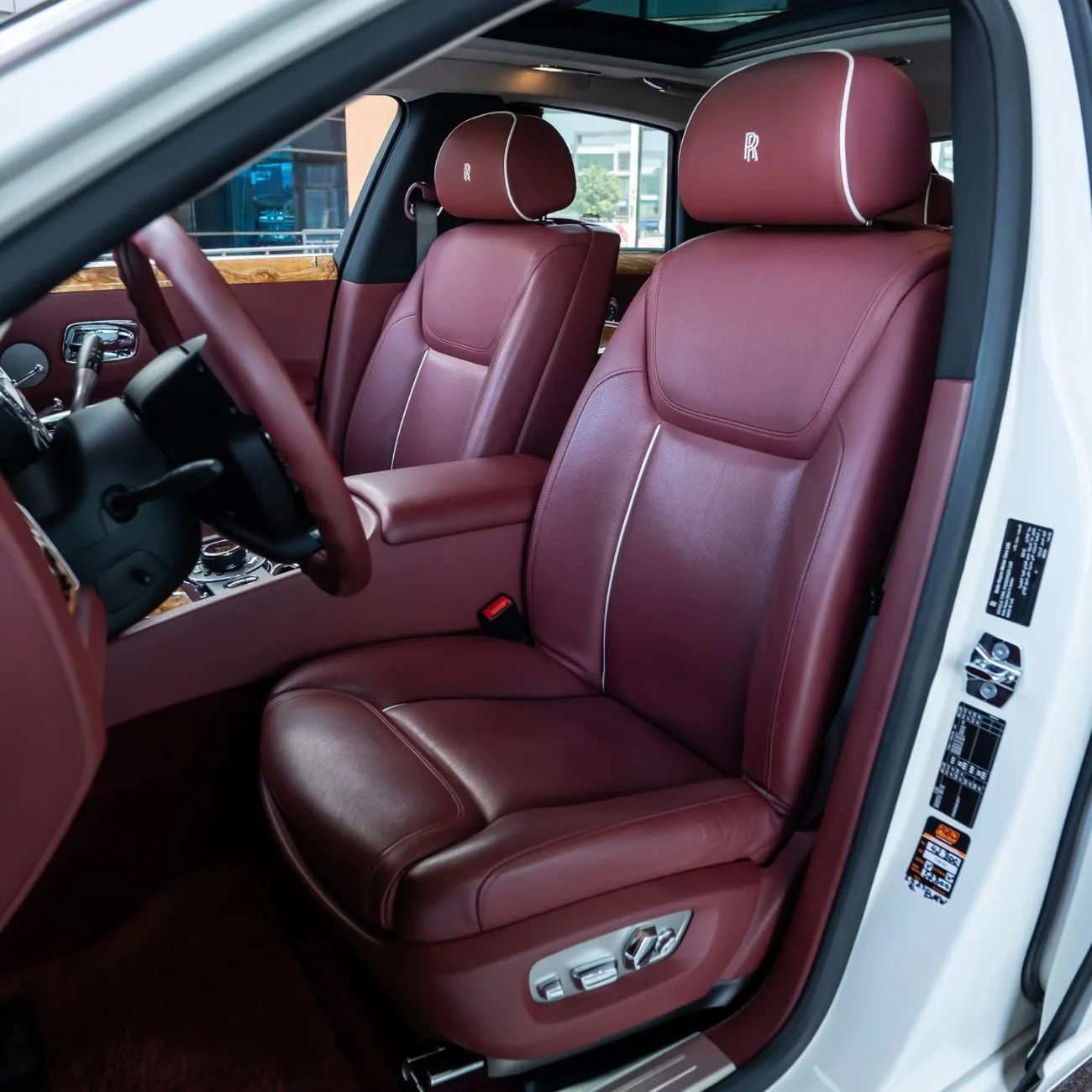 2015 Rolls-Royce Ghost offered by a specialist dealer in Dubai, United Arab Emirates, photo 12 of 20