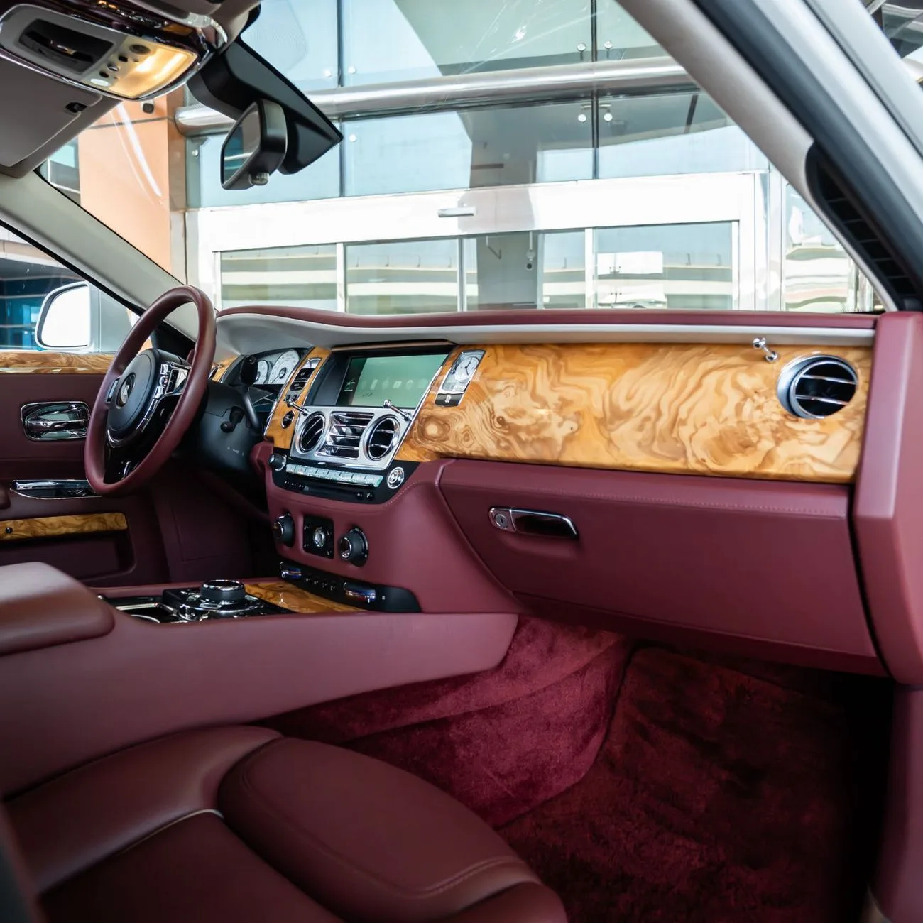 2015 Rolls-Royce Ghost offered by a specialist dealer in Dubai, United Arab Emirates, photo 14 of 20