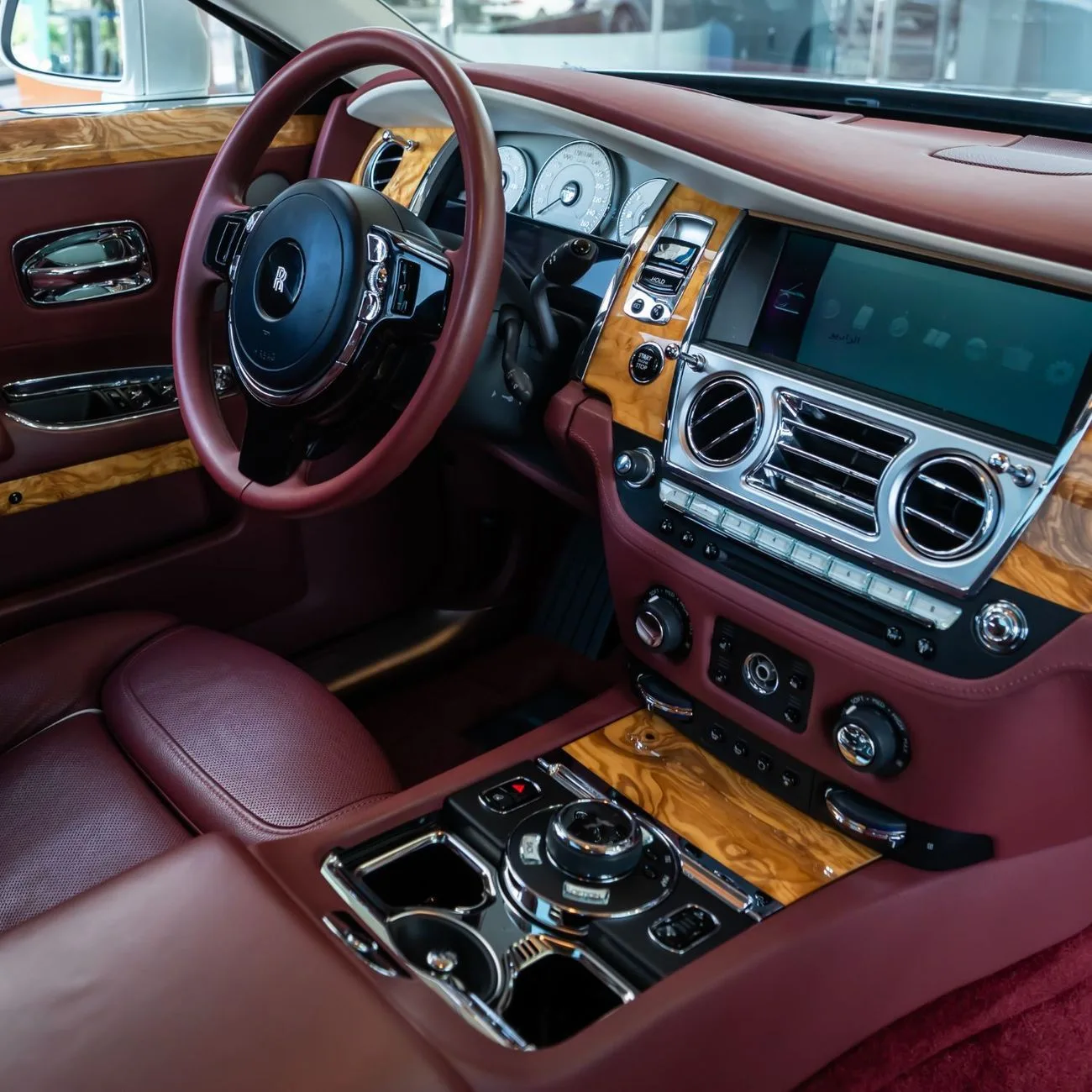 2015 Rolls-Royce Ghost offered by a specialist dealer in Dubai, United Arab Emirates, photo 18 of 20
