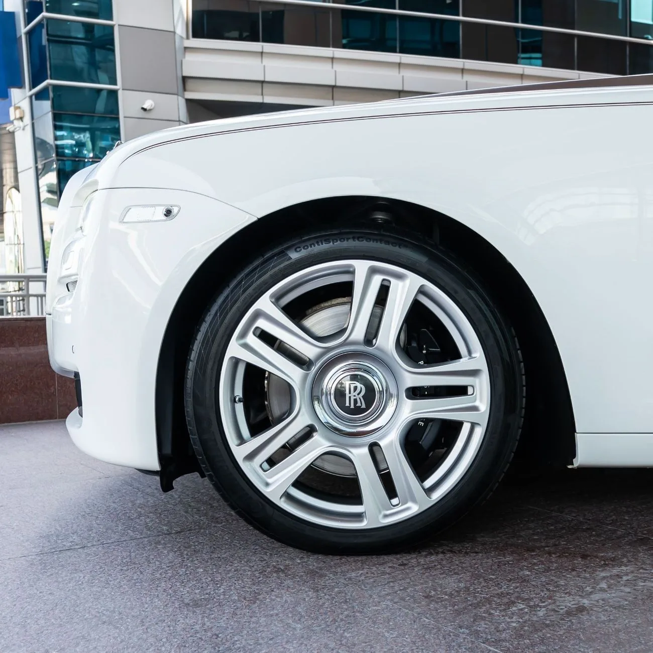 2015 Rolls-Royce Ghost offered by a specialist dealer in Dubai, United Arab Emirates, photo 20 of 20