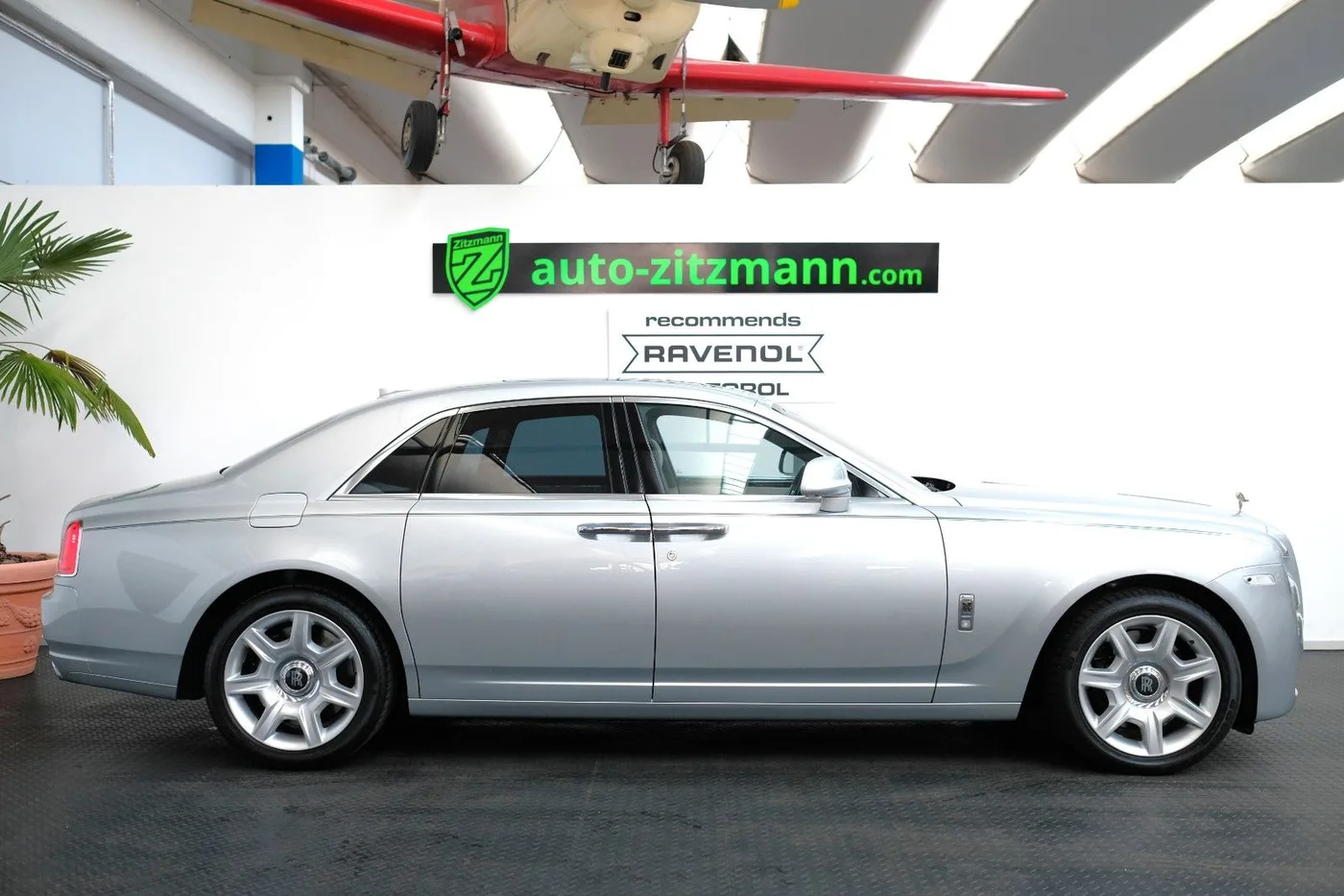 2015 Rolls-Royce Ghost offered by a specialist dealer in Nuremberg, Germany, photo 4 of 15