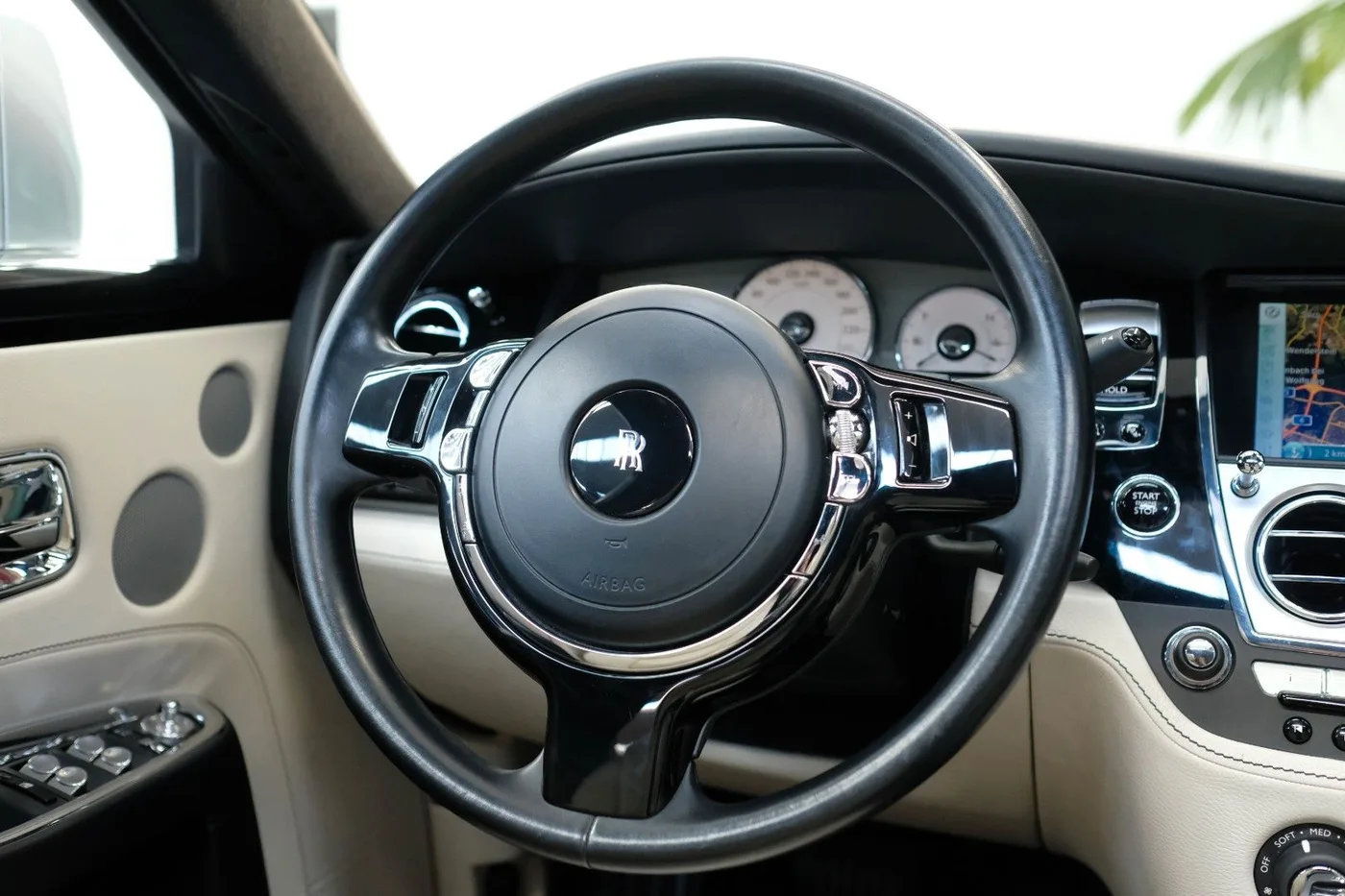 2015 Rolls-Royce Ghost offered by a specialist dealer in Nuremberg, Germany, photo 14 of 15