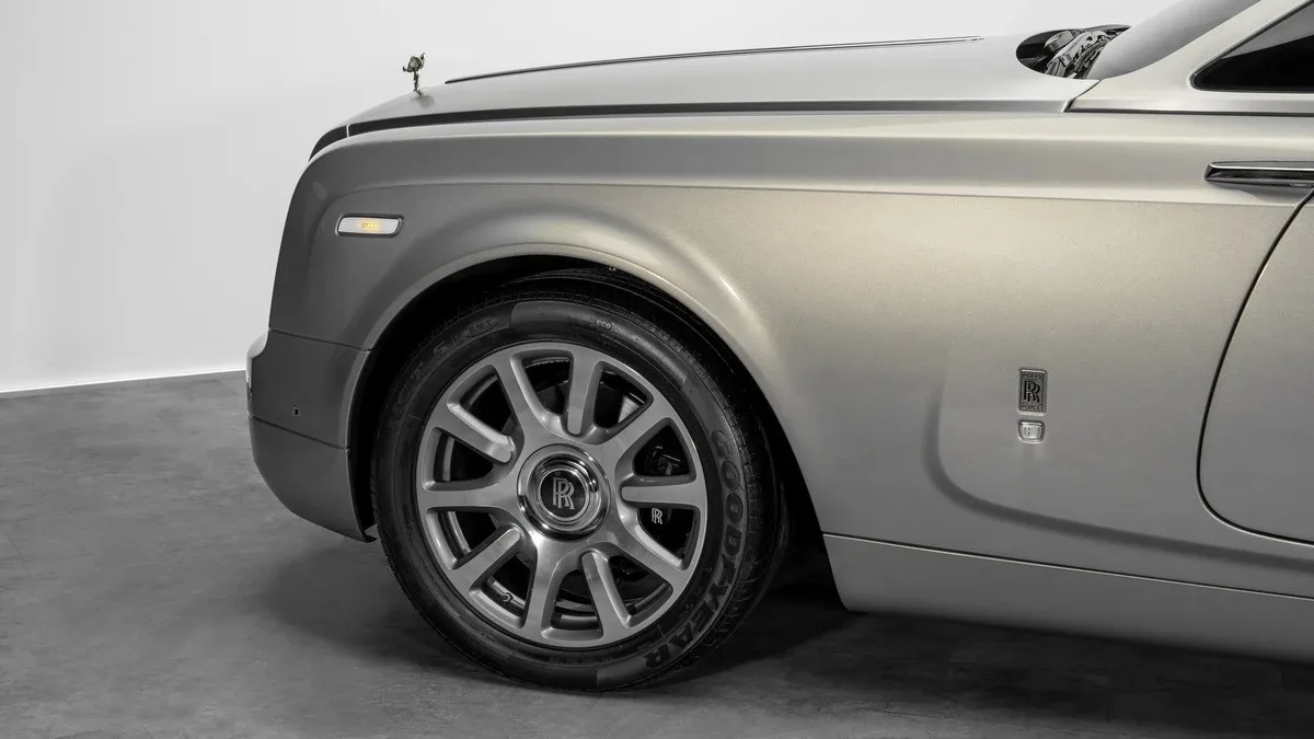 2015 Rolls-Royce Phantom Coupé One of One, 10/30