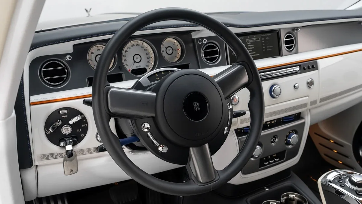2015 Rolls-Royce Phantom Coupé One of One, 20/30
