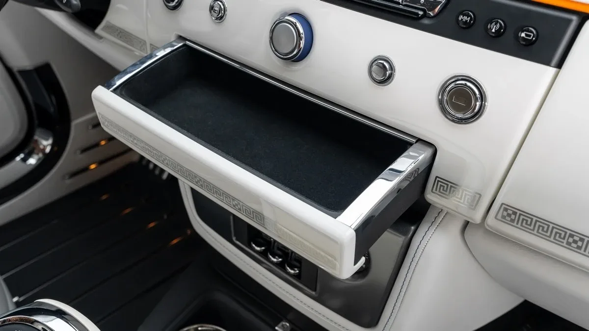 2015 Rolls-Royce Phantom Coupé One of One, 29/30