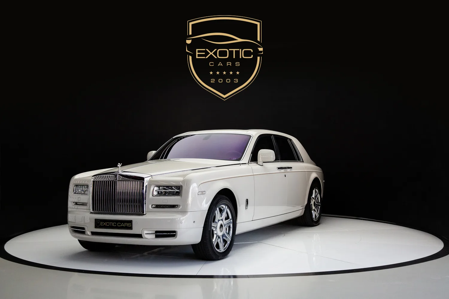 2015 Rolls-Royce Phantom VII proposée par un concessionnaire spécialisé à Dubaï, Émirats arabes unis, photo principale