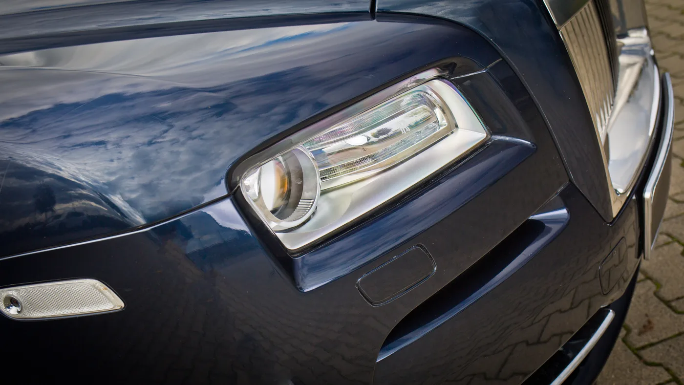 2015 Rolls-Royce Wraith offered by a specialist dealer in Cologne, Germany, photo 4 of 25