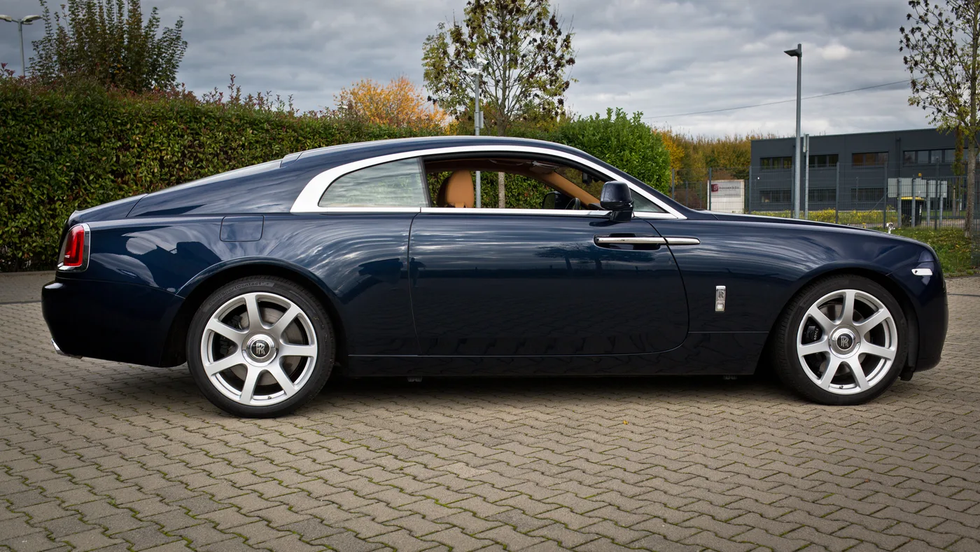 2015 Rolls-Royce Wraith offered by a specialist dealer in Cologne, Germany, photo 6 of 25