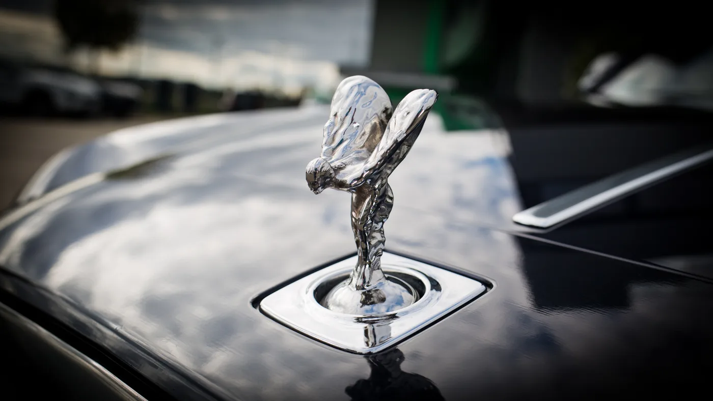 2015 Rolls-Royce Wraith offered by a specialist dealer in Cologne, Germany, photo 10 of 25
