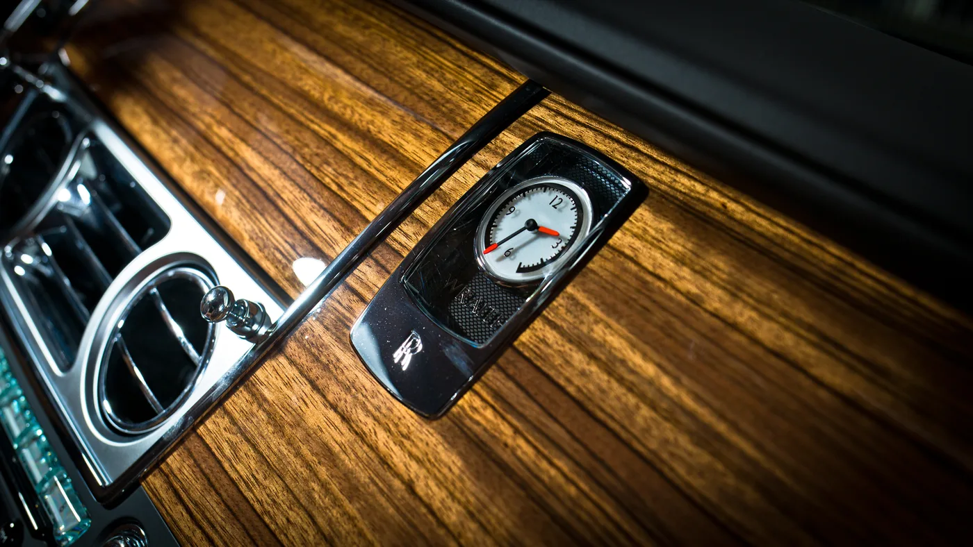 2015 Rolls-Royce Wraith offered by a specialist dealer in Cologne, Germany, photo 13 of 25
