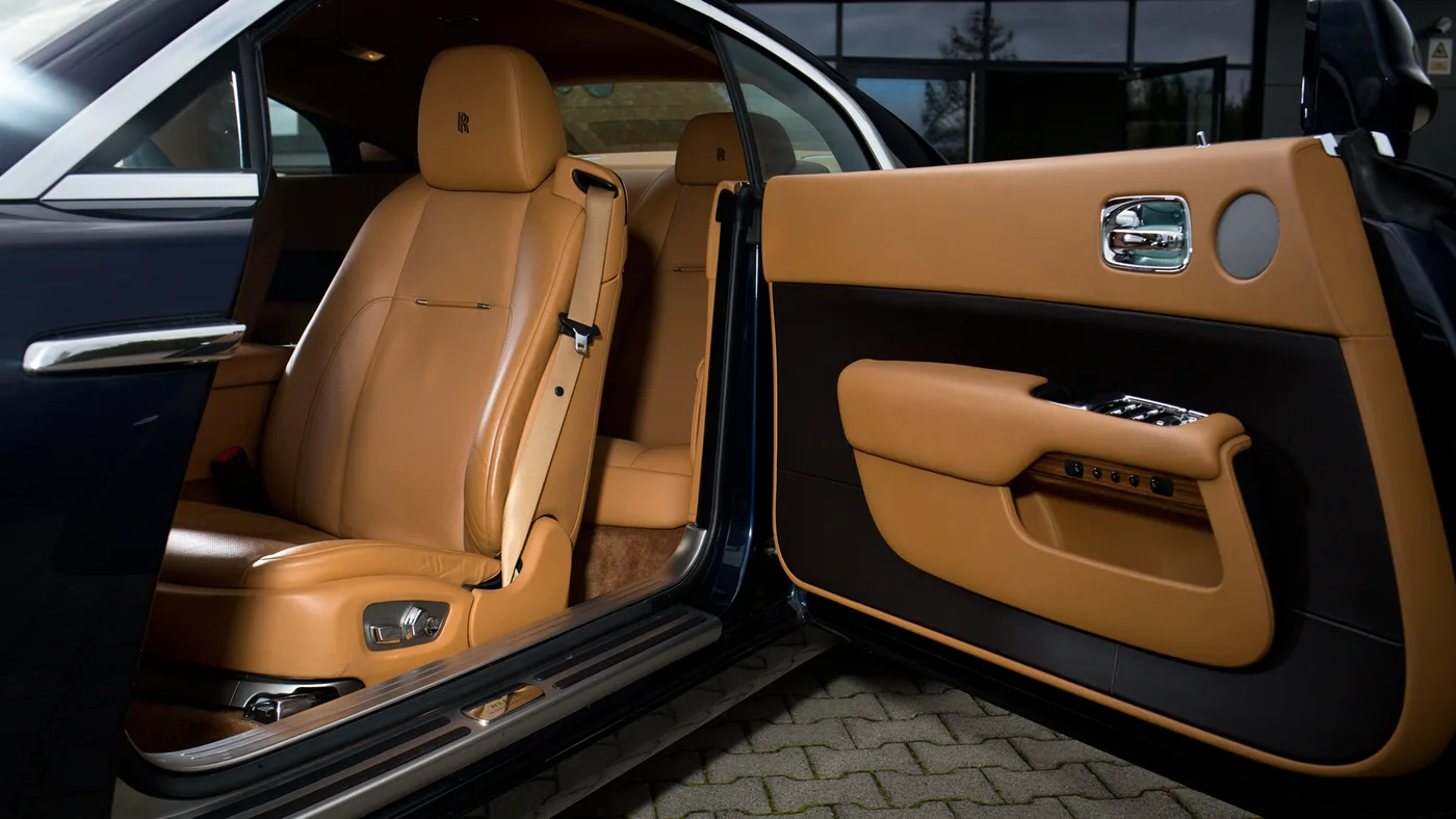 2015 Rolls-Royce Wraith offered by a specialist dealer in Cologne, Germany, photo 24 of 25