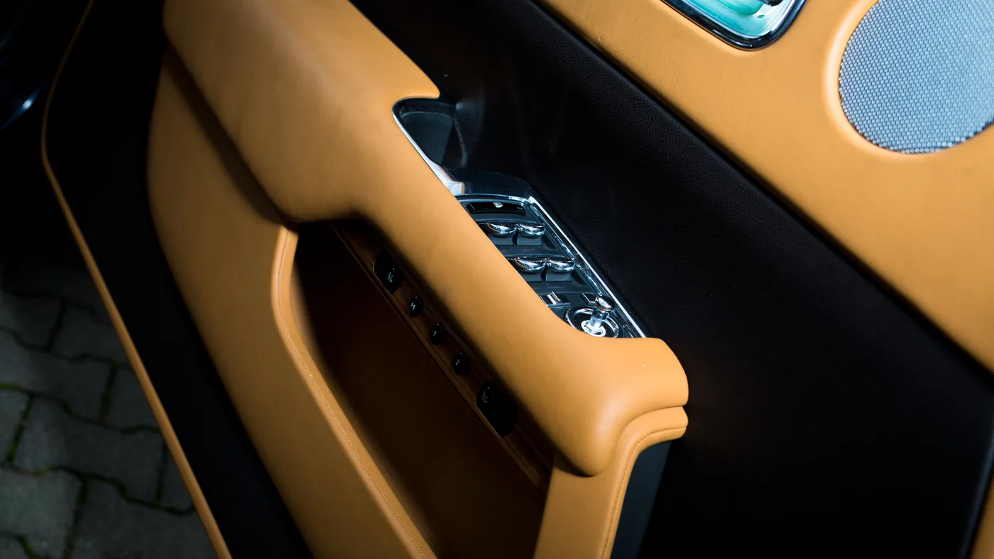 2015 Rolls-Royce Wraith offered by a specialist dealer in Cologne, Germany, photo 25 of 25