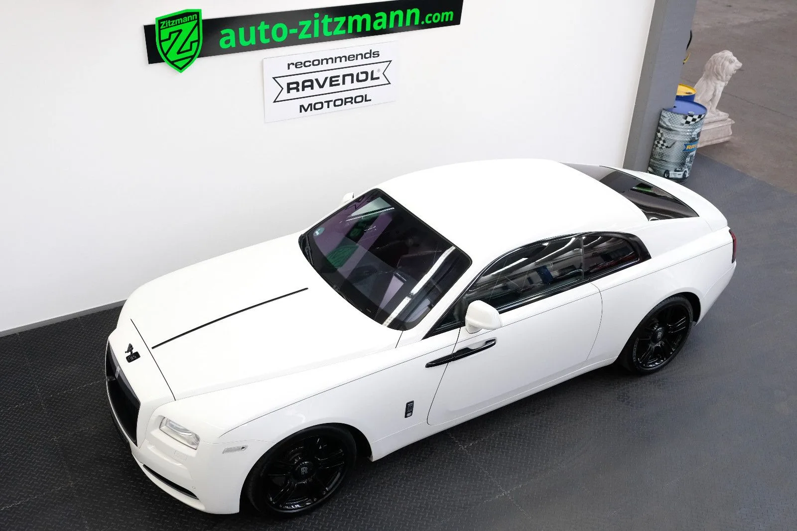 2015 Rolls-Royce Wraith offered by a specialist dealer in Nuremberg, Germany, main photo