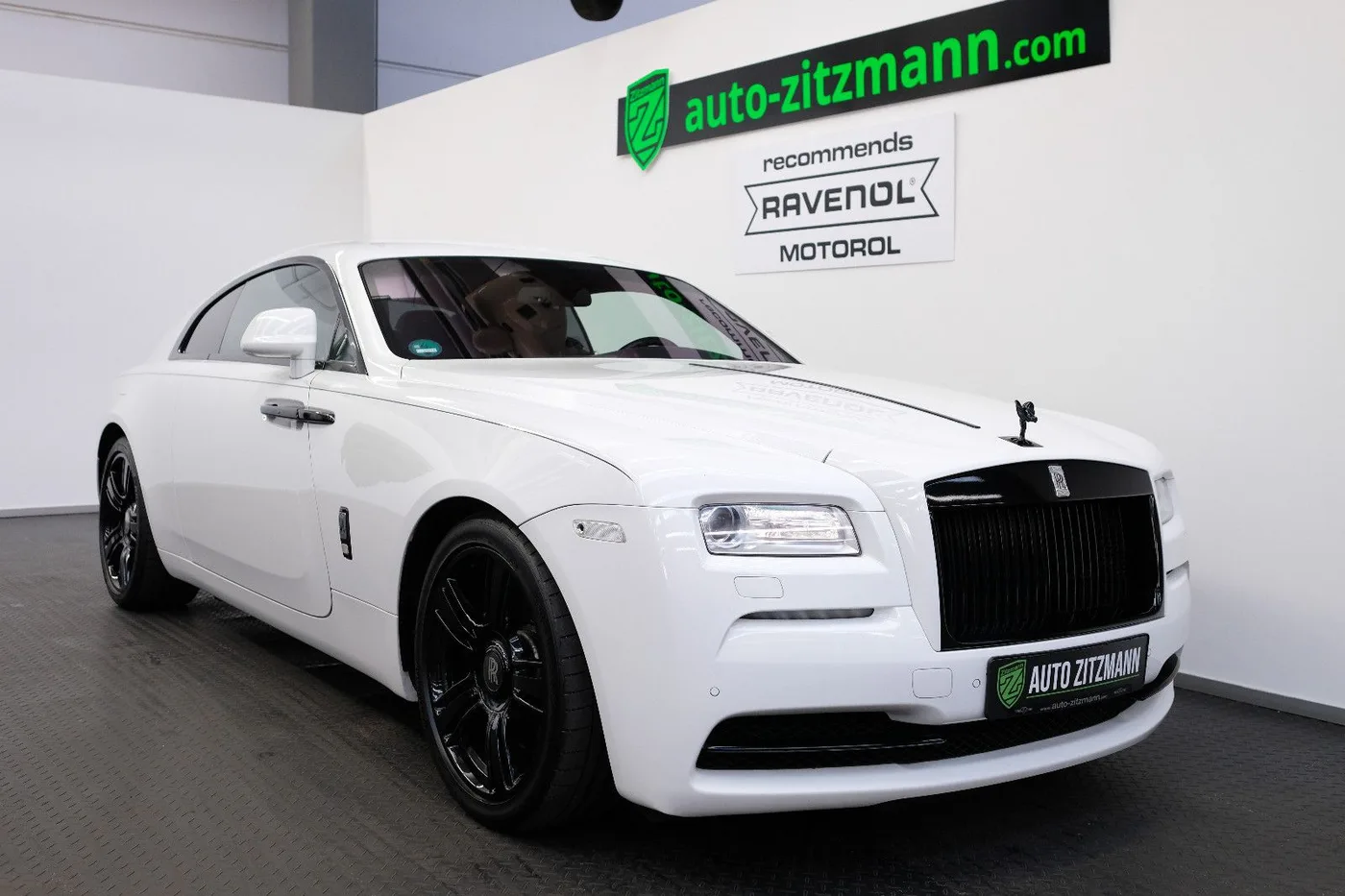 2015 Rolls-Royce Wraith offered by a specialist dealer in Nuremberg, Germany, photo 3 of 15