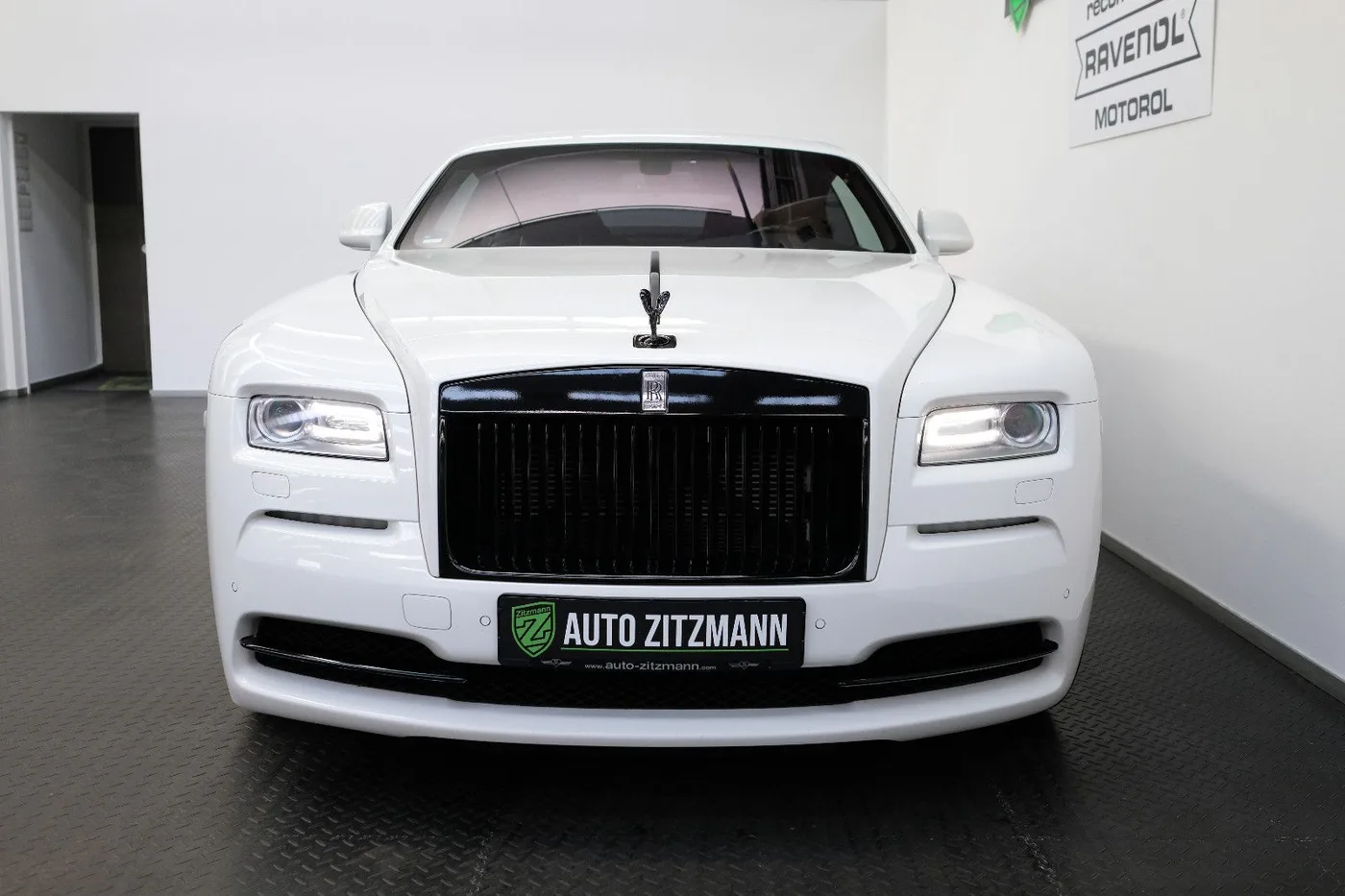 2015 Rolls-Royce Wraith offered by a specialist dealer in Nuremberg, Germany, photo 6 of 15