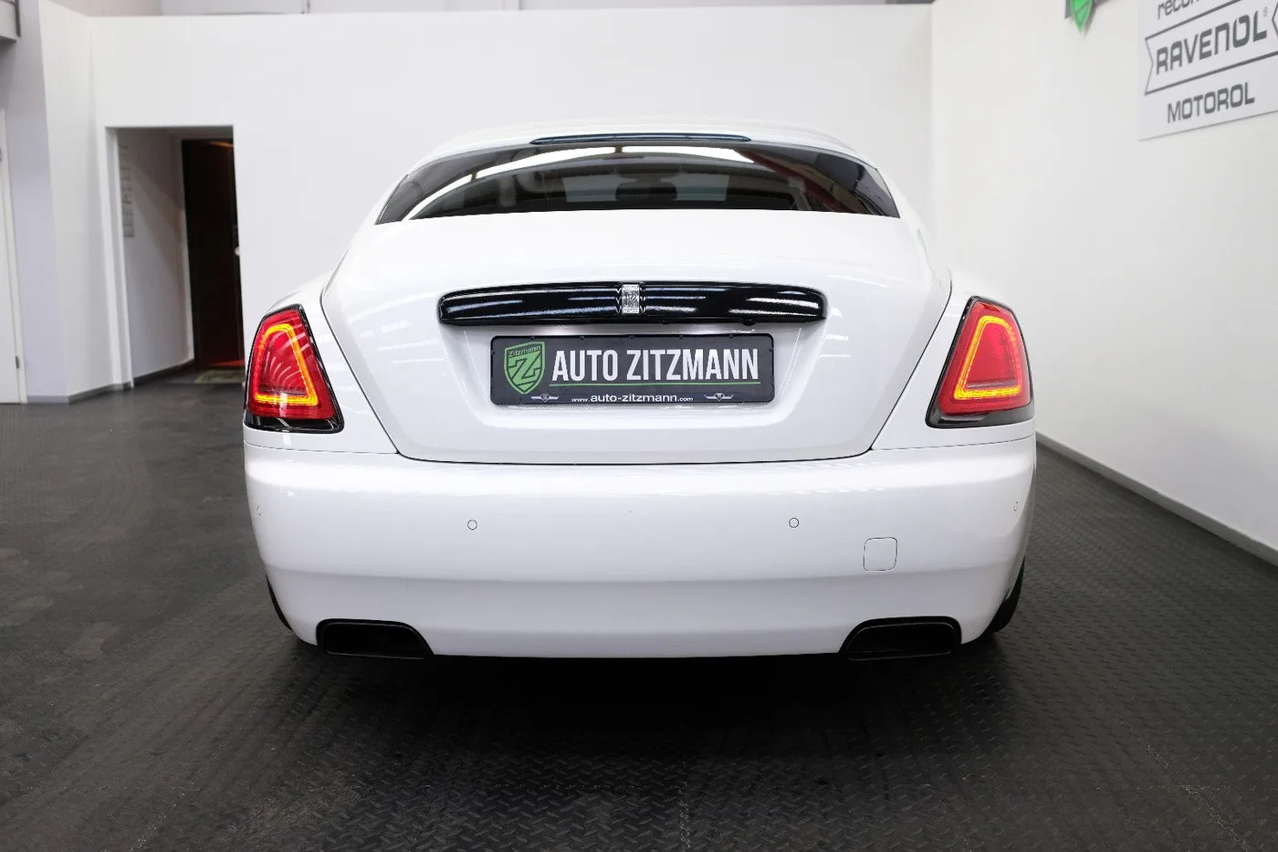 2015 Rolls-Royce Wraith offered by a specialist dealer in Nuremberg, Germany, photo 7 of 15