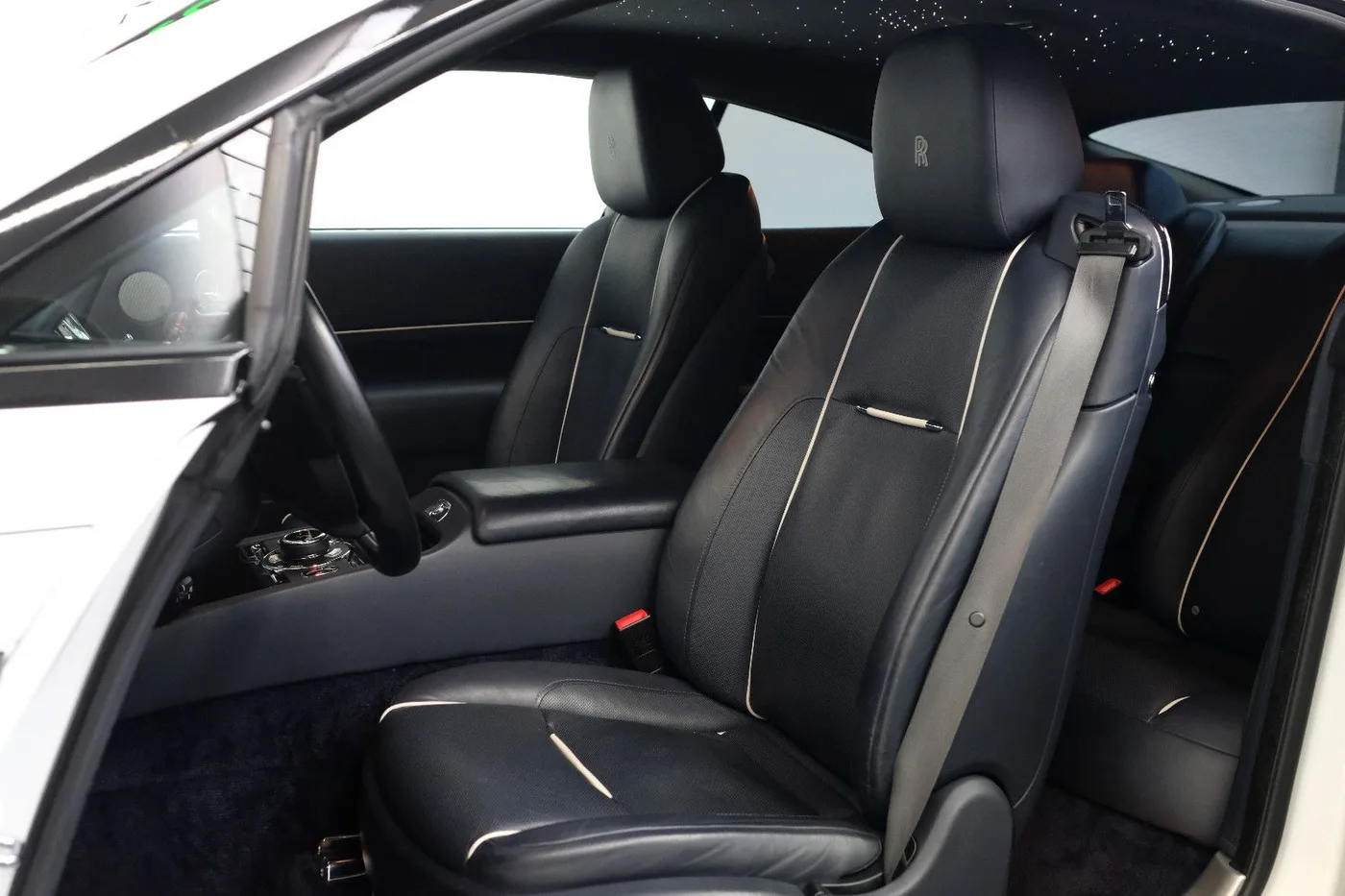 2015 Rolls-Royce Wraith offered by a specialist dealer in Nuremberg, Germany, photo 10 of 15
