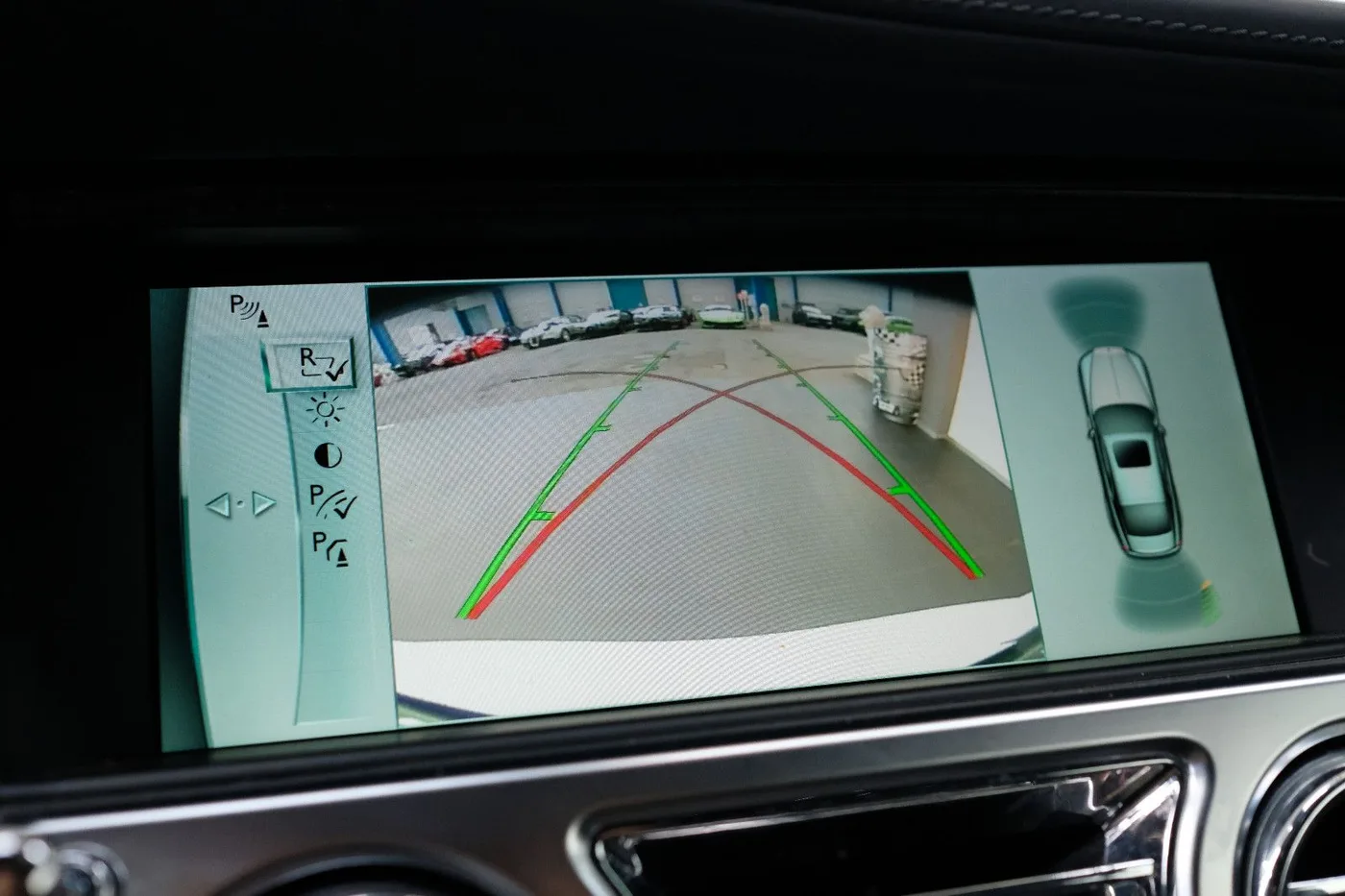 2015 Rolls-Royce Wraith offered by a specialist dealer in Nuremberg, Germany, photo 13 of 15
