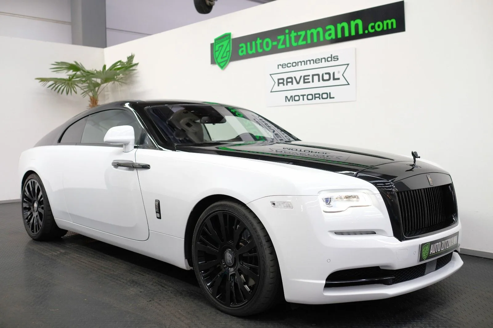 2015 Rolls-Royce Wraith angeboten von einem Supersportwagenhändler in Nuremberg, Deutschland, Hauptfoto