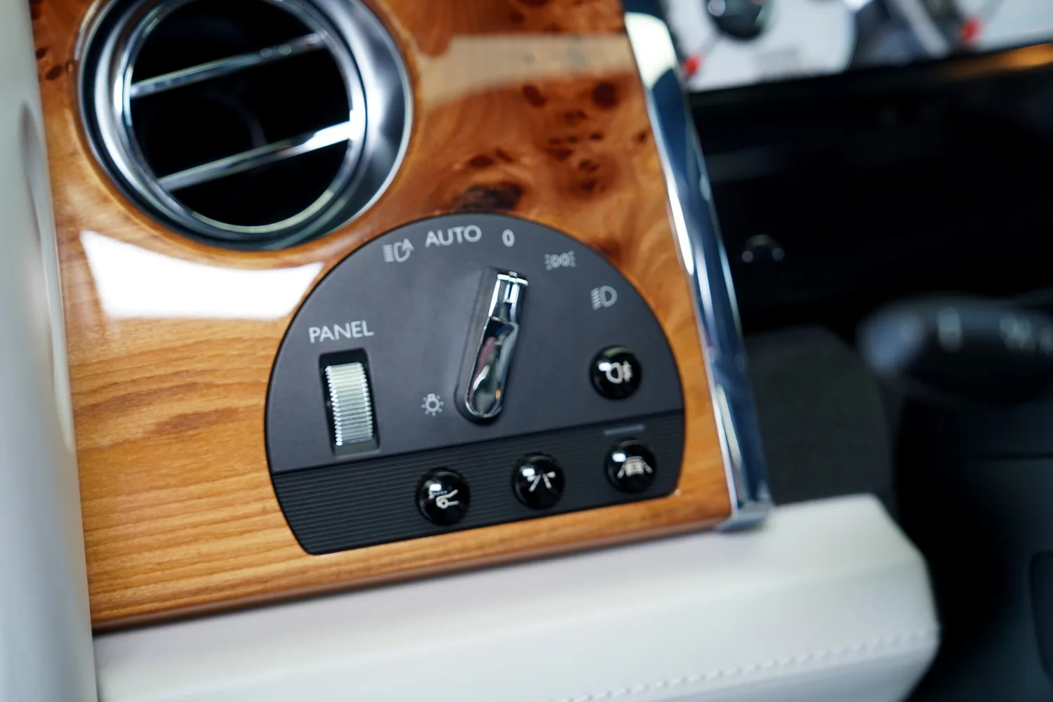 2015 Rolls-Royce Wraith, 6/14