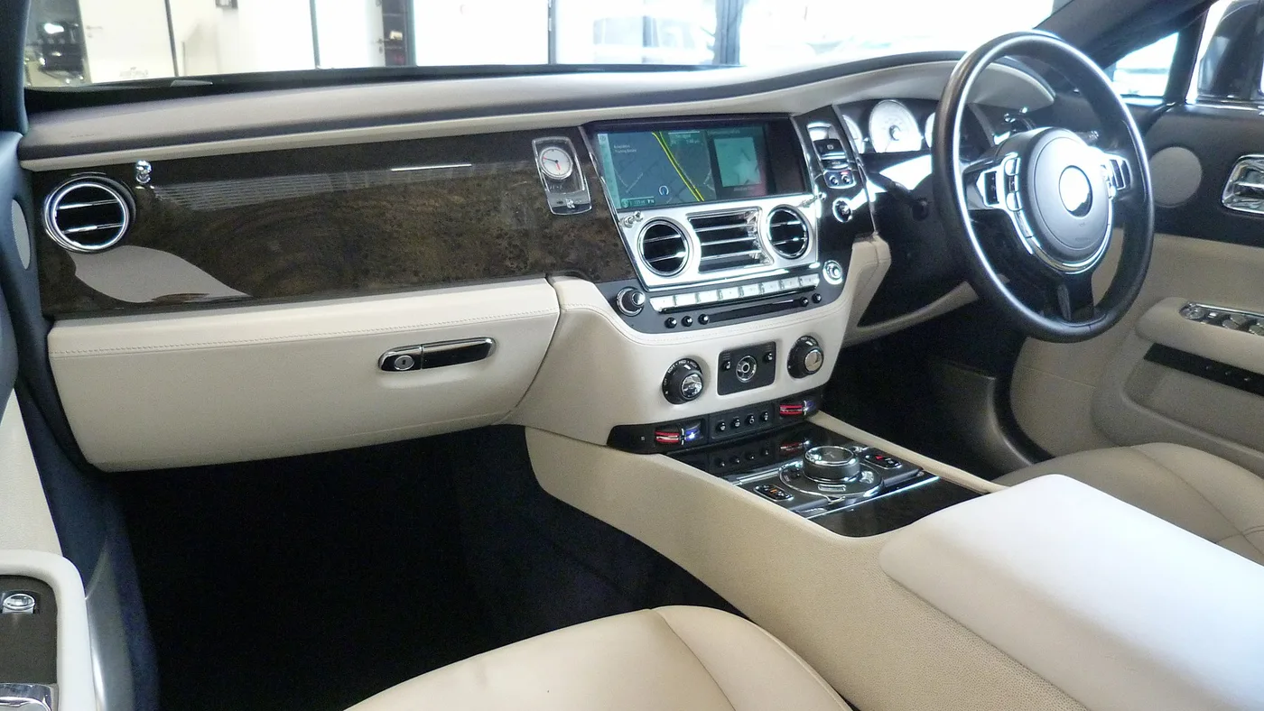 2015 Rolls-Royce Wraith angeboten von einer Vertragshändlergruppe in Cheltenham, Vereinigtes Königreich, Foto 3 von 25
