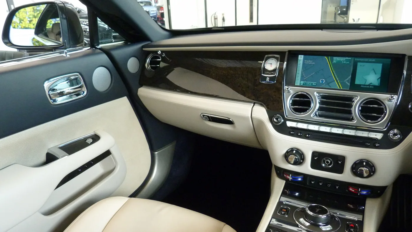 2015 Rolls-Royce Wraith angeboten von einer Vertragshändlergruppe in Cheltenham, Vereinigtes Königreich, Foto 25 von 25