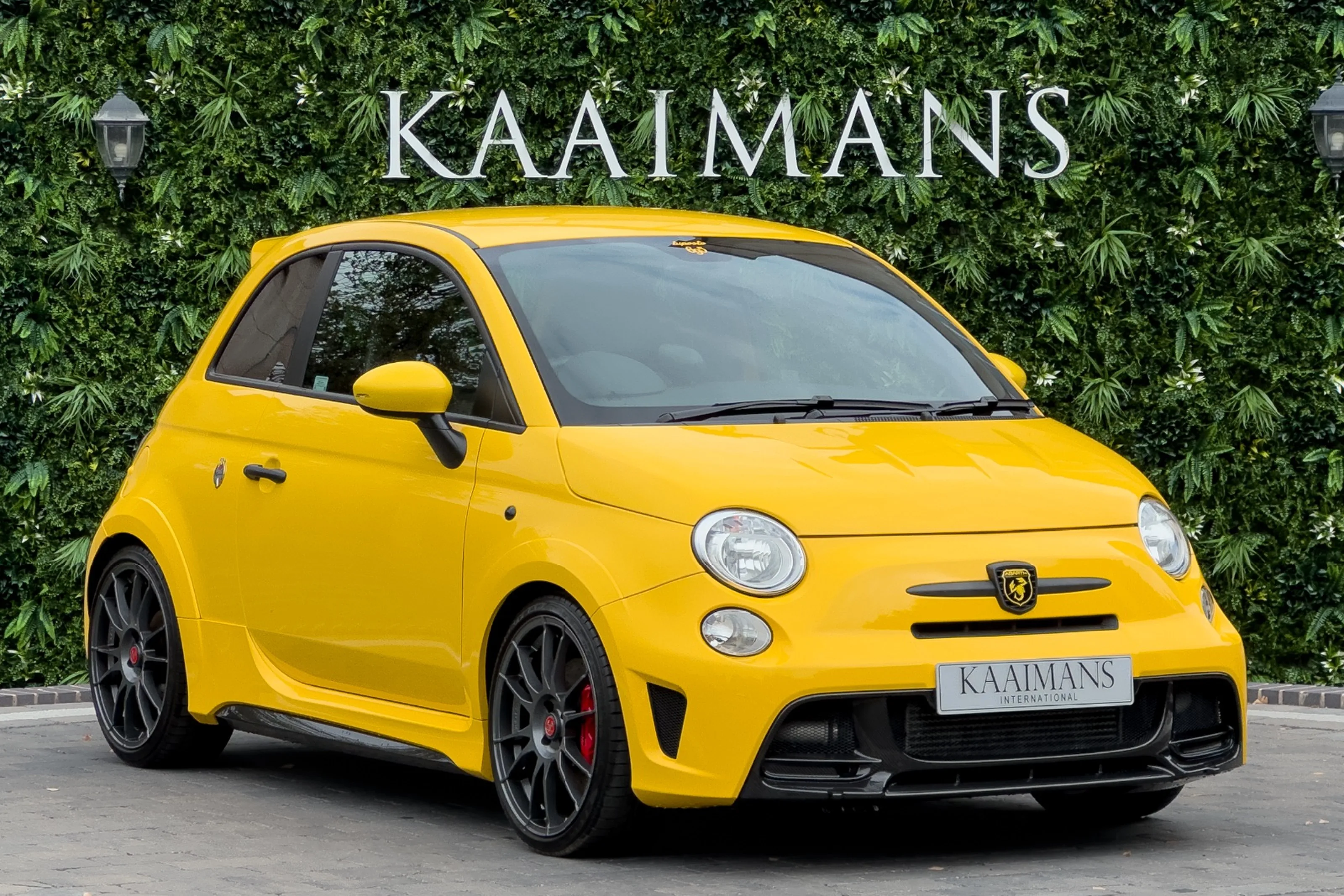 2016 Abarth 695 Biposto Record angeboten von einem Fachhändler in Tollerton, Vereinigtes Königreich, Hauptfoto