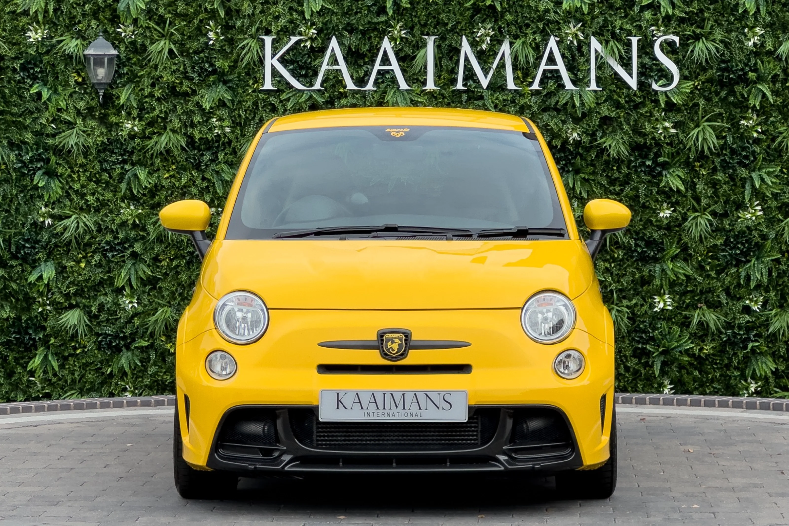2016 Abarth 695 Biposto Record, 2/30